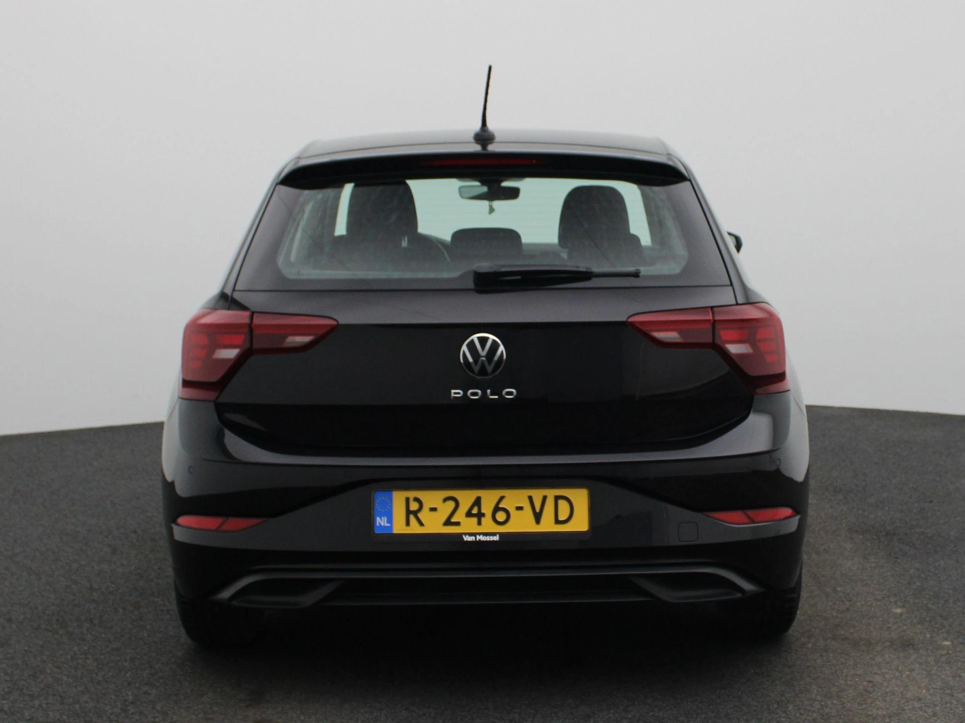 Volkswagen-Polo-image-6