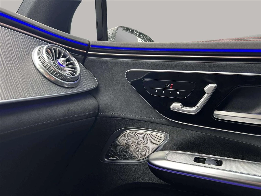 Mercedes-Benz-EQE-image-10