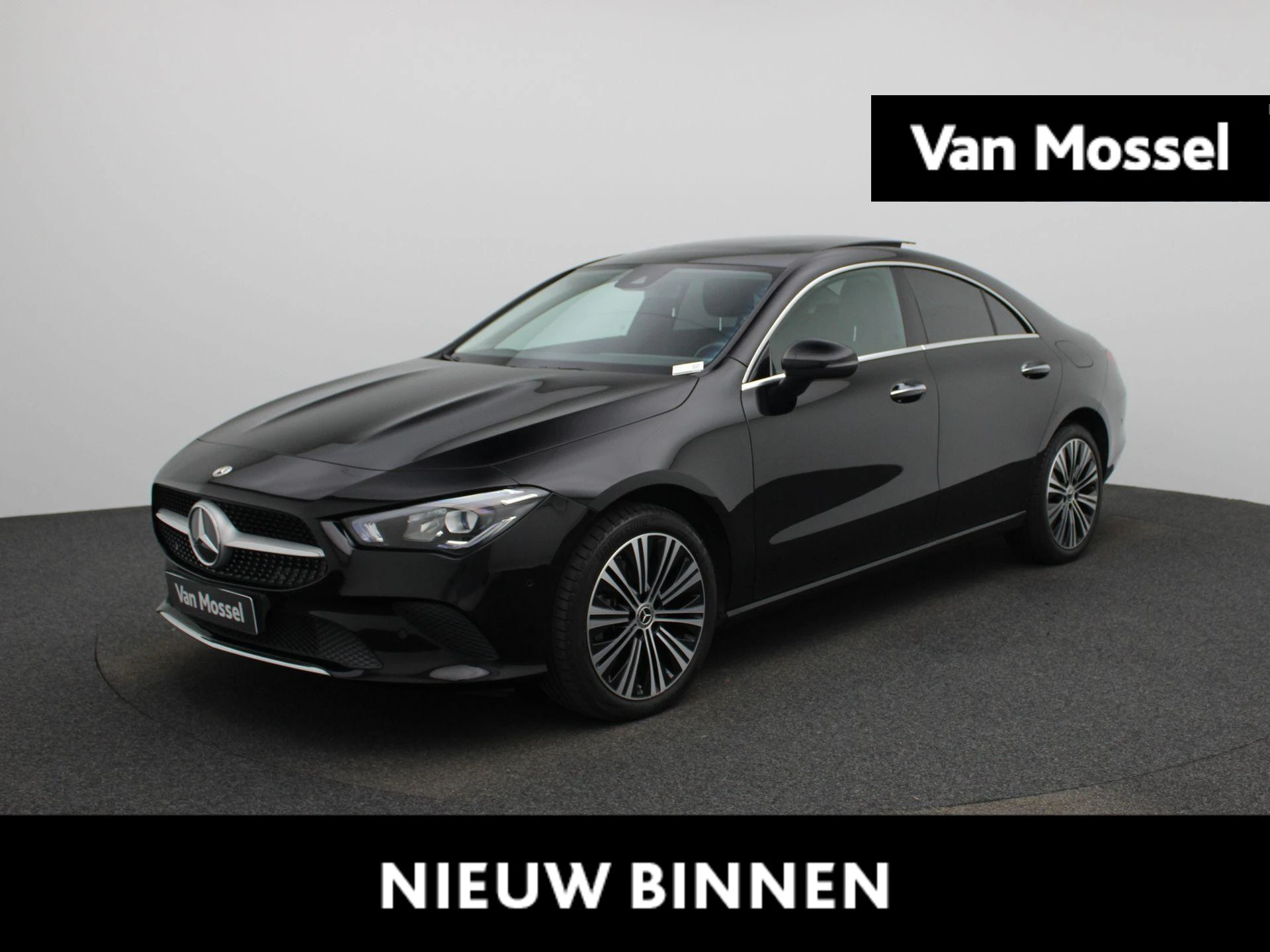Mercedes-Benz-CLA-image-0
