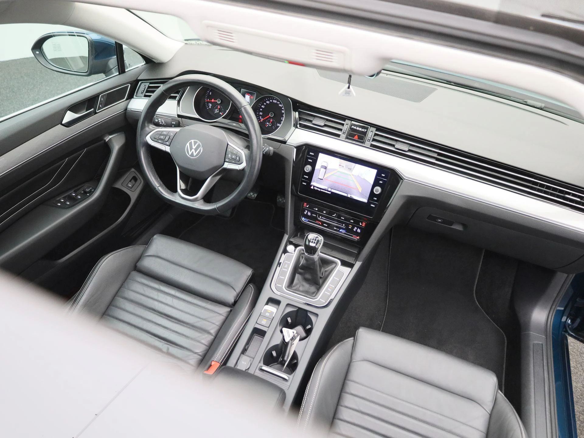 Volkswagen-Passat-image-36