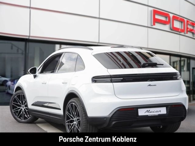 Porsche Macan -