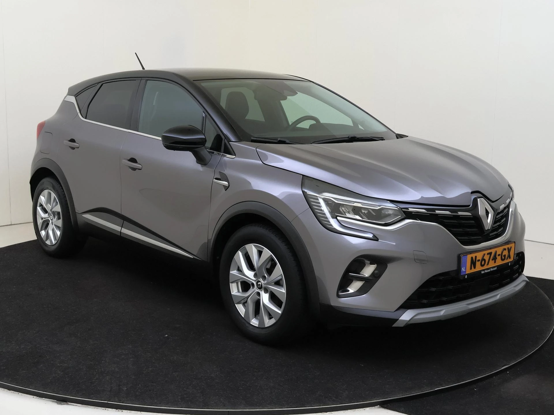 Renault-Captur-image-1