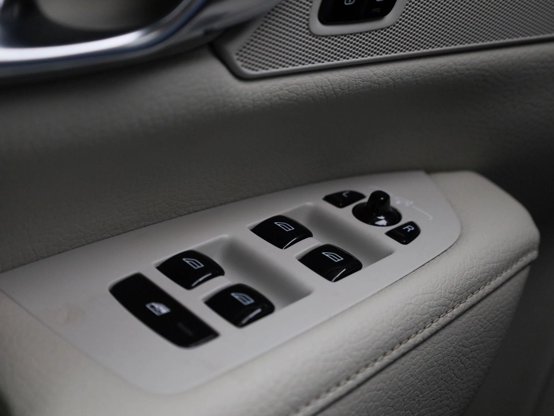 Volvo-V90-image-28