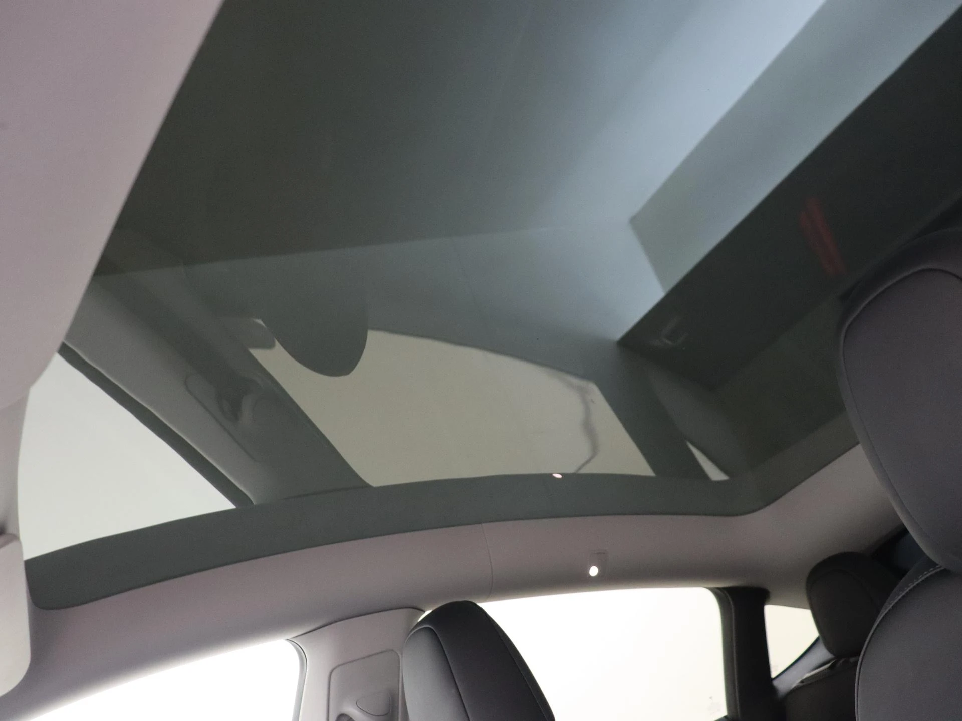 Tesla-Model Y-image-22