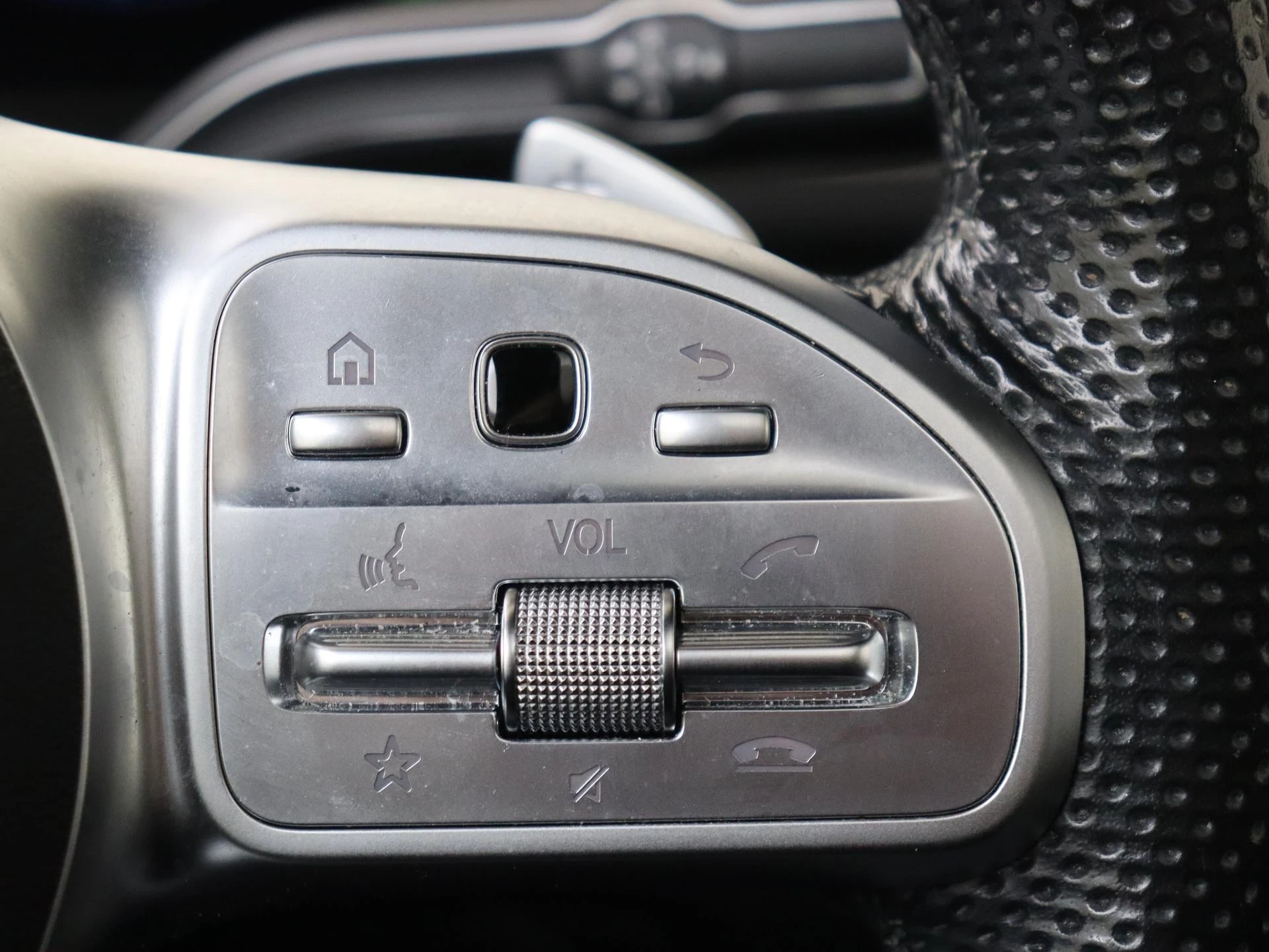 Mercedes-Benz-GLE-image-13