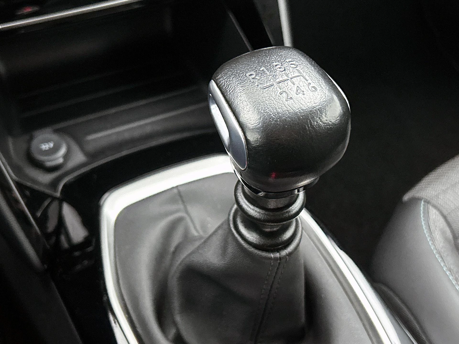 Peugeot-2008-image-24