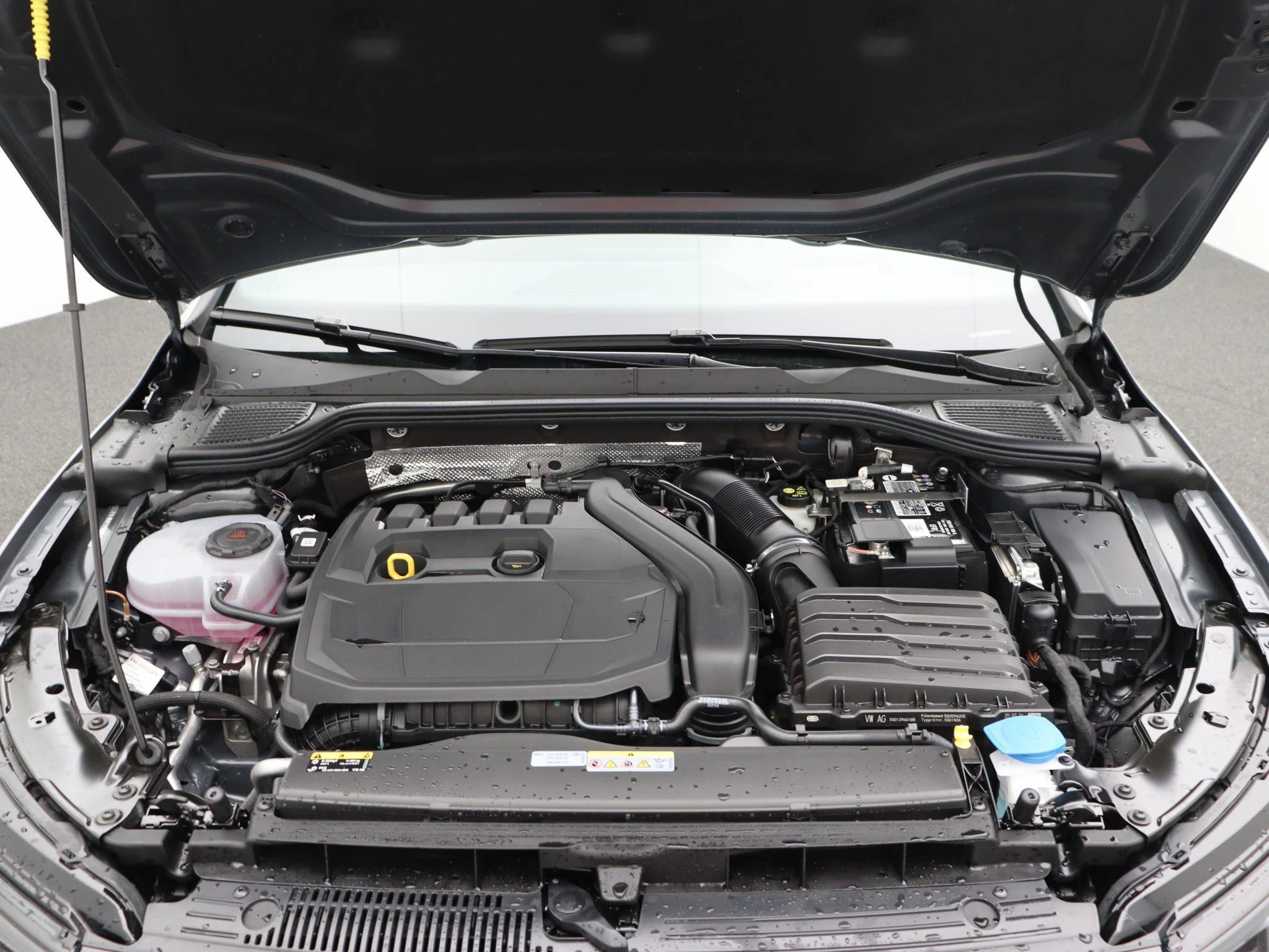 Volkswagen-Golf-image-36