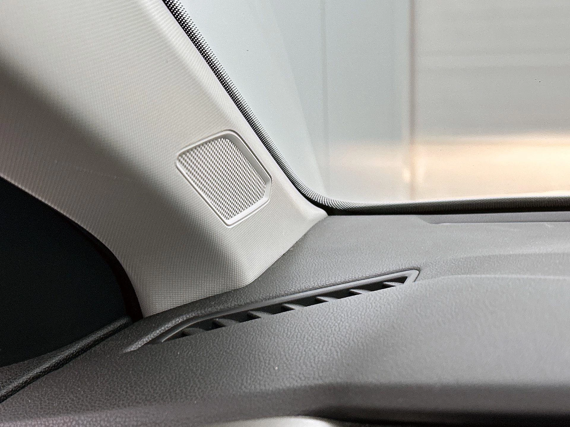 Volkswagen-Polo-image-11