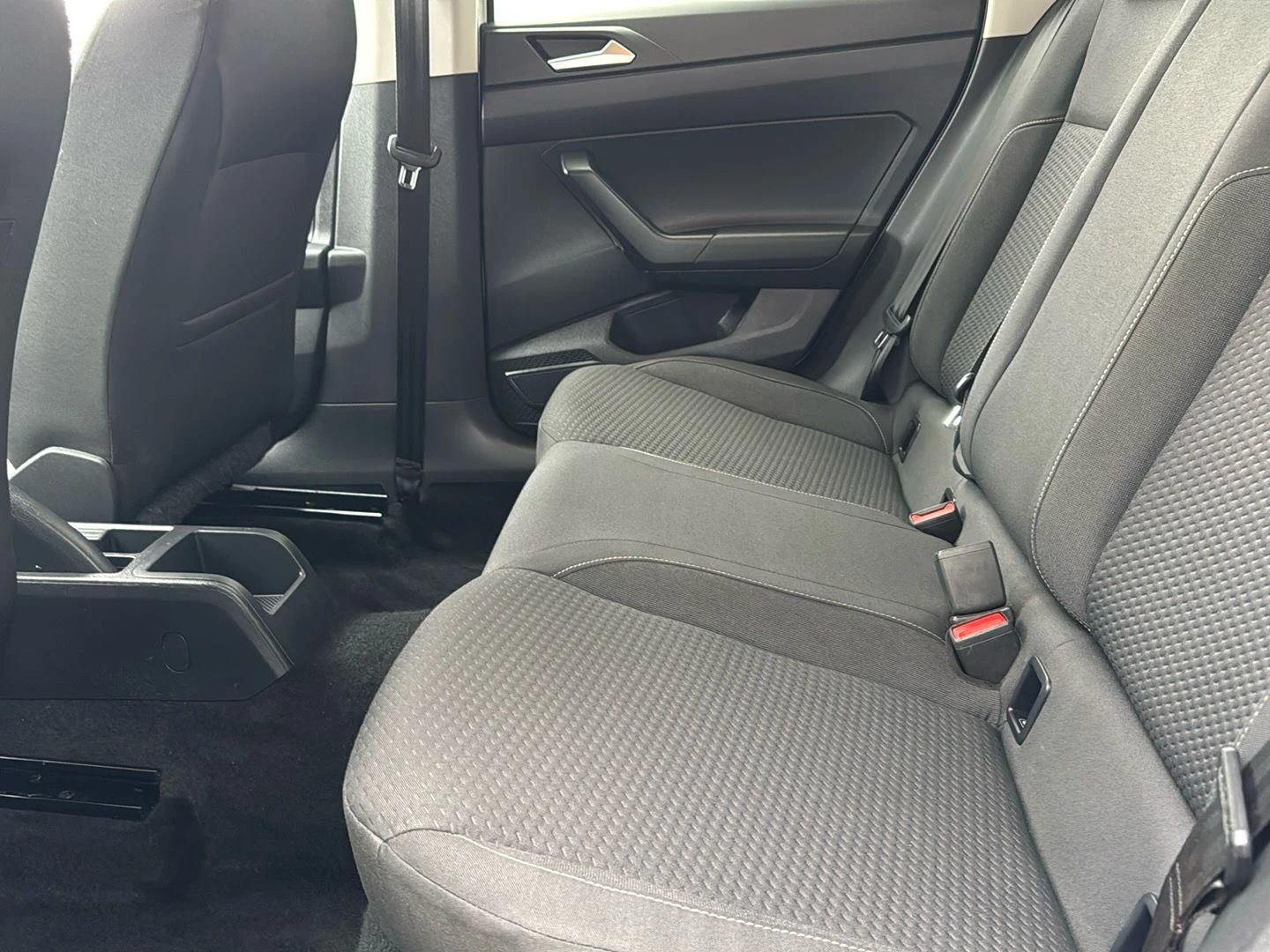Volkswagen-Polo-image-6
