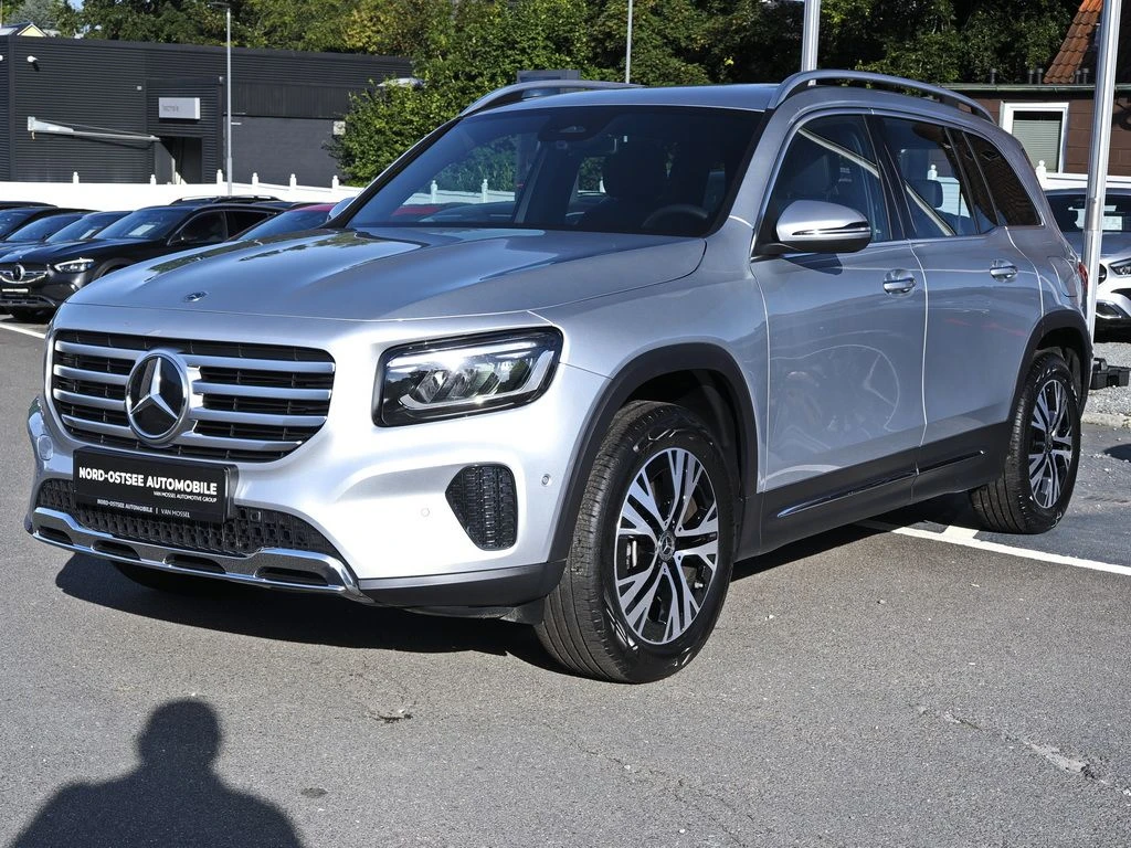Mercedes-Benz-GLB 200 d-image-7