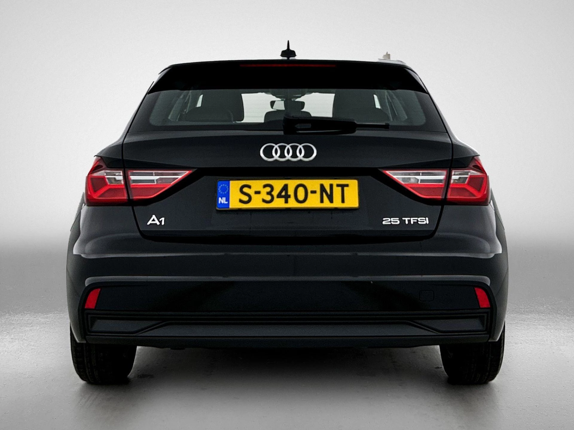Audi-A1 Sportback-image-3