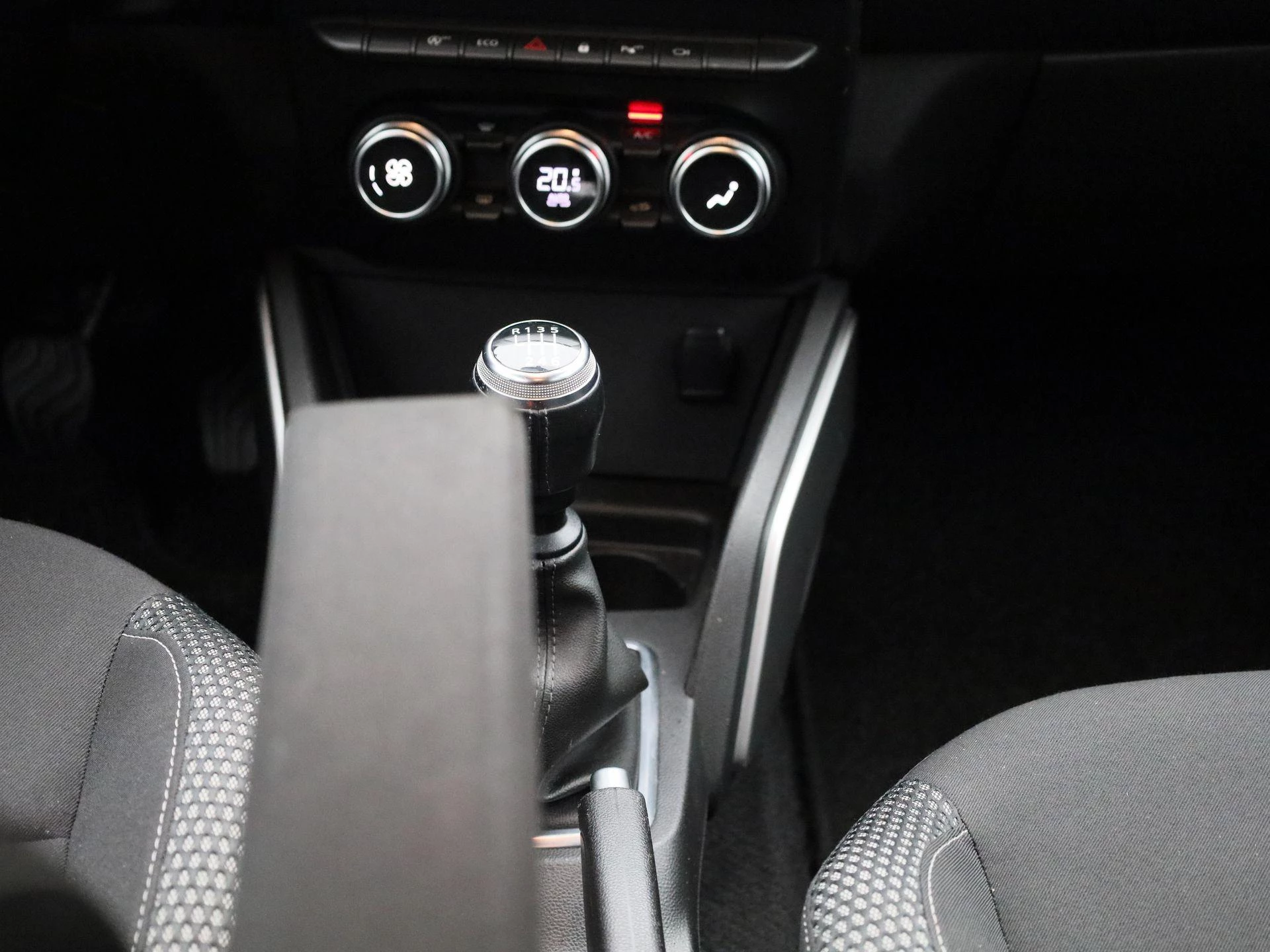 Dacia-Duster-image-12