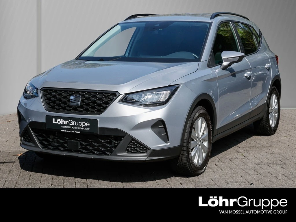 SEAT-Arona-image-0
