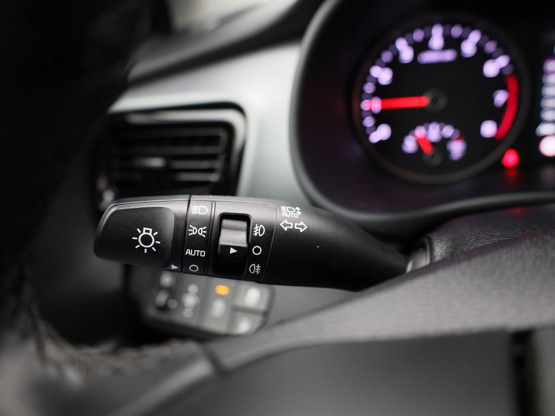 Kia-Stonic-image-19