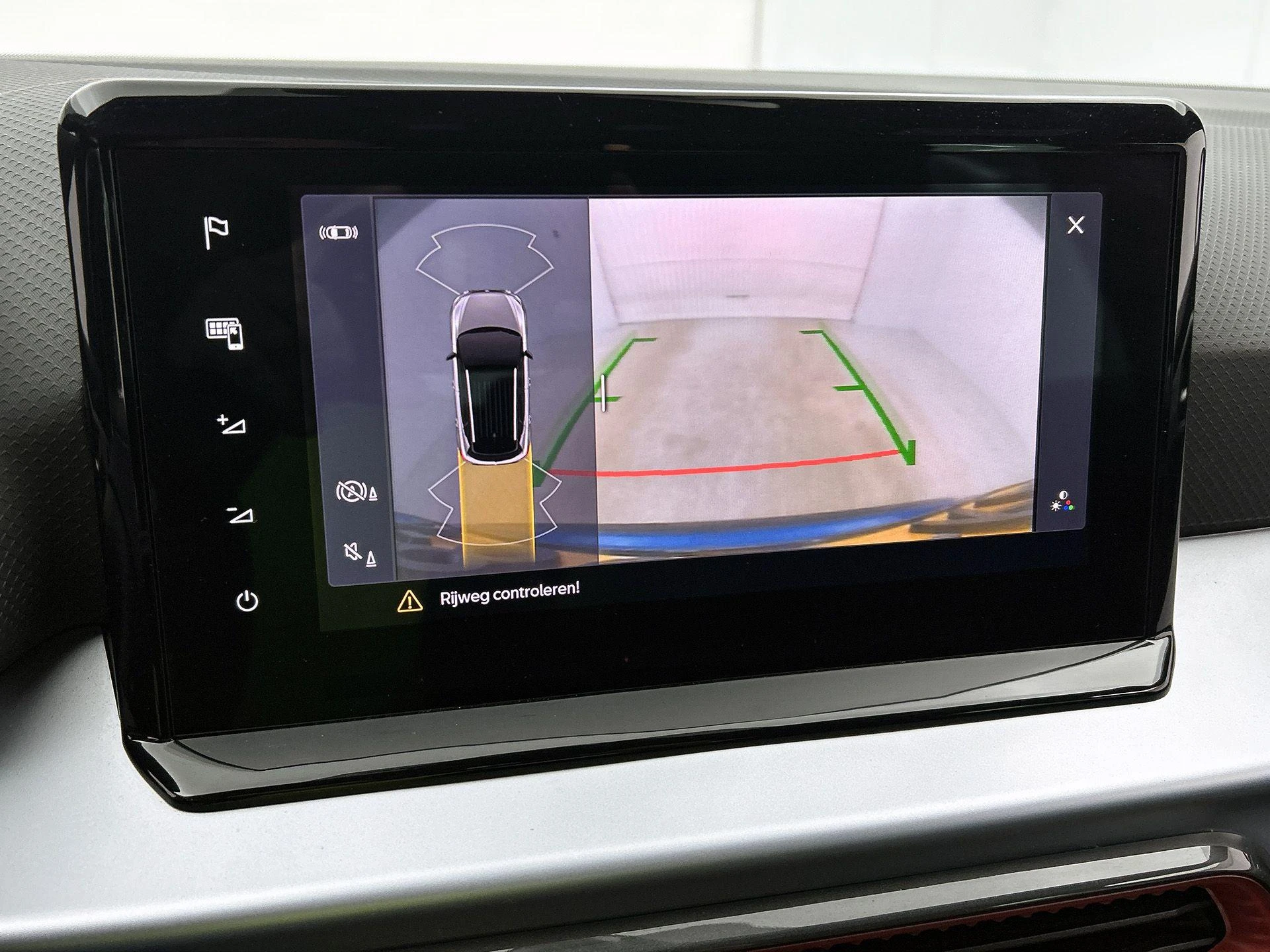 SEAT-Arona-image-18