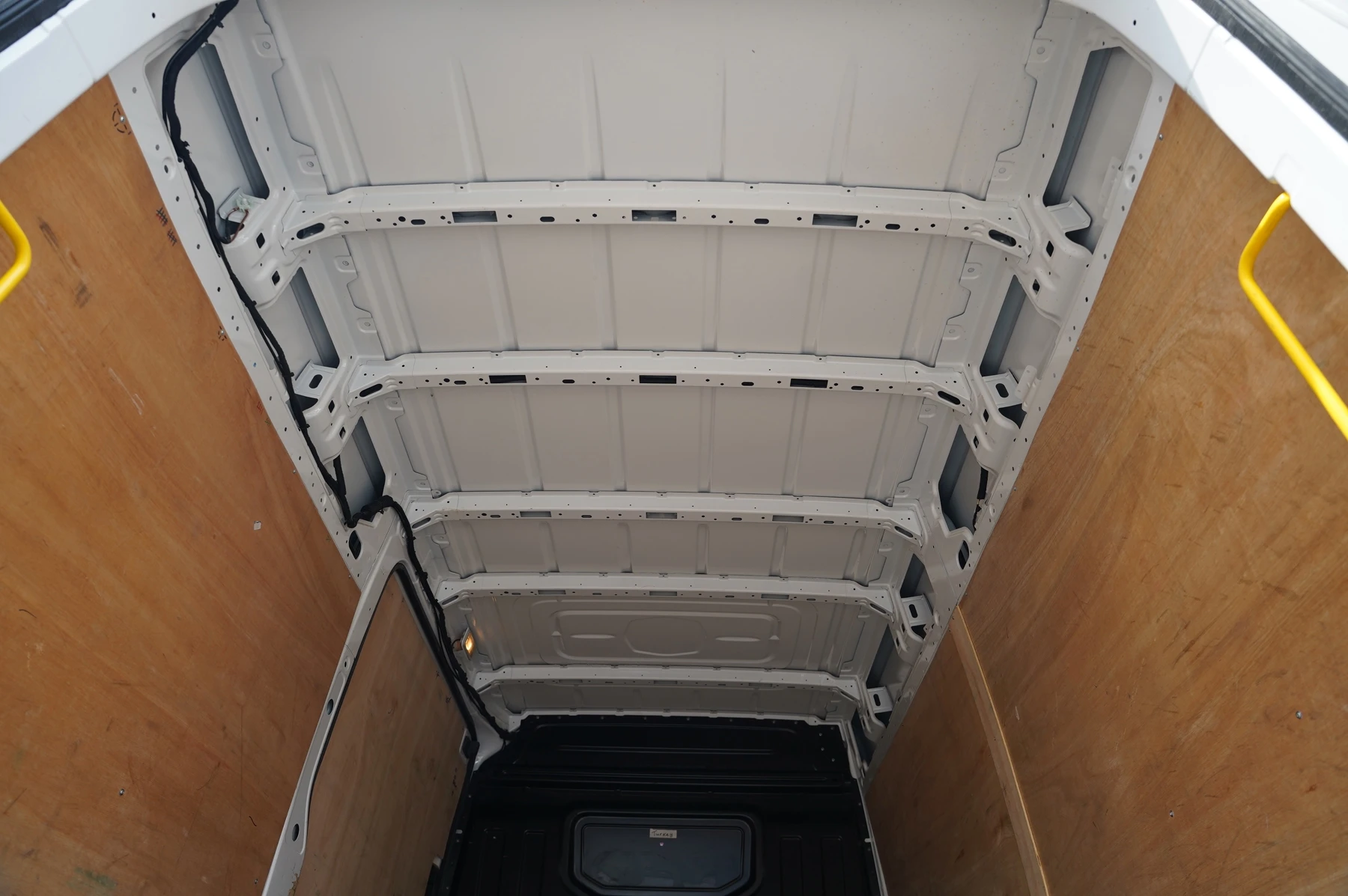 Volkswagen-Crafter-image-23