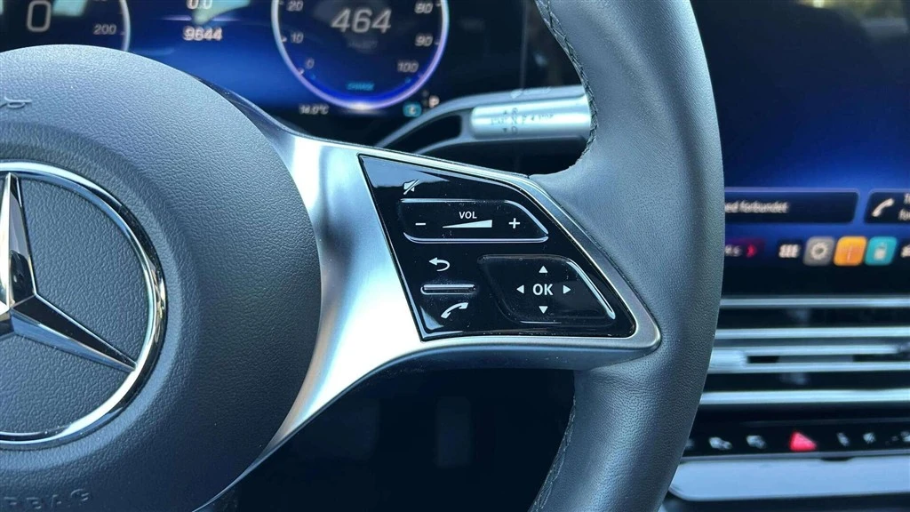 Mercedes-Benz-CLA-image-13