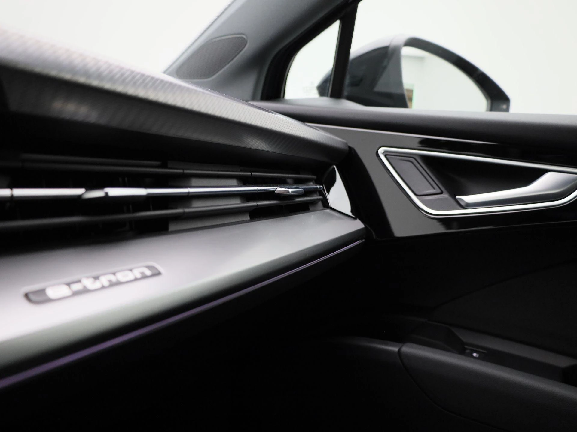 Audi-Q4 e-tron-image-26