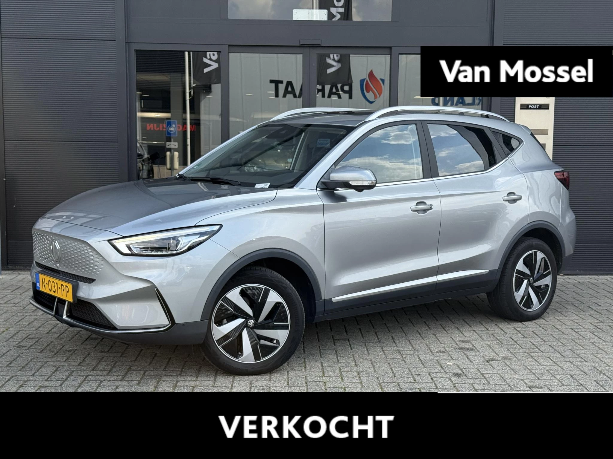 MG-ZS EV-image-0