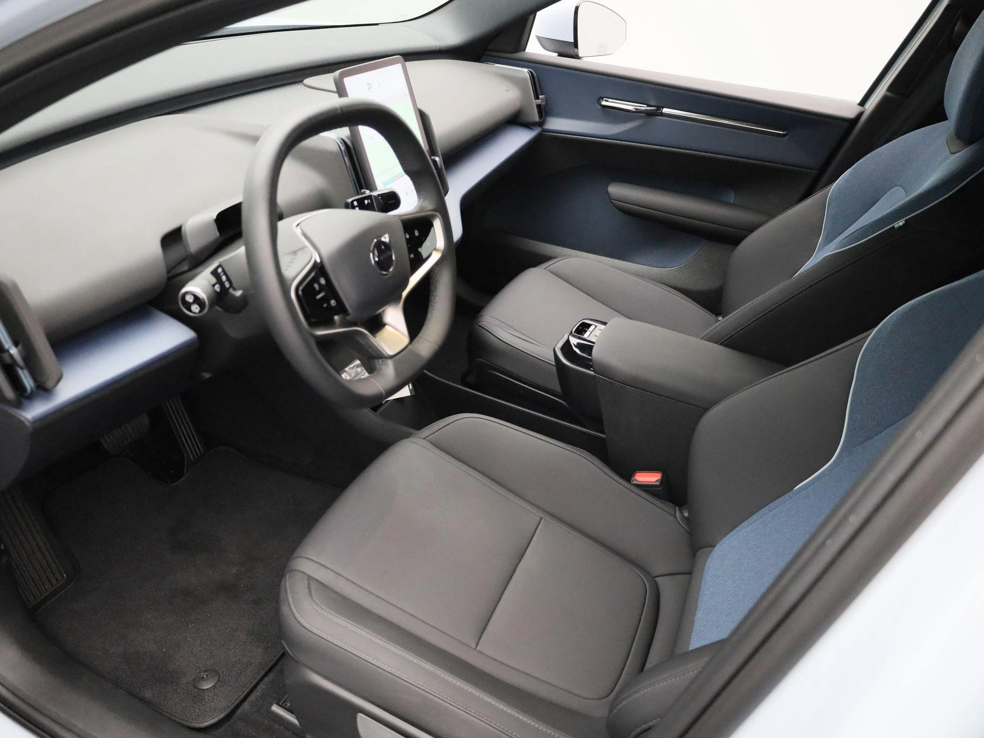 Volvo-EX30-image-18
