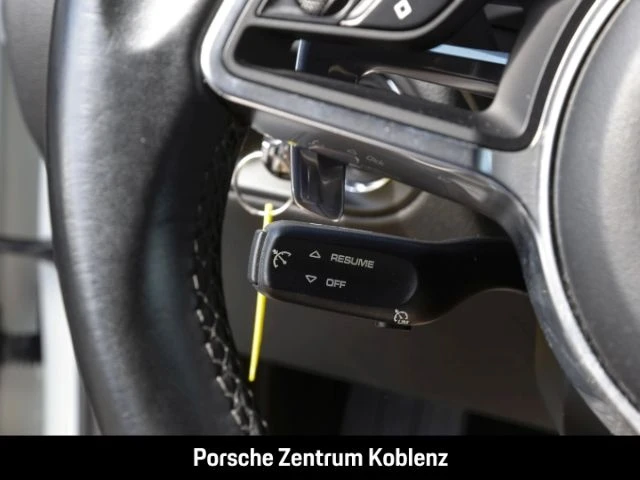 Porsche-Macan-image-27
