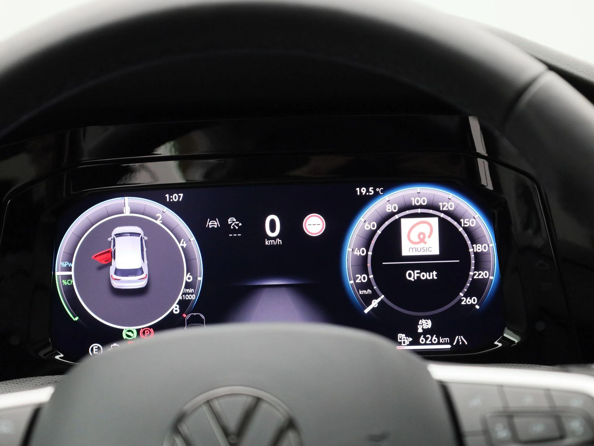 Volkswagen-Golf-image-7