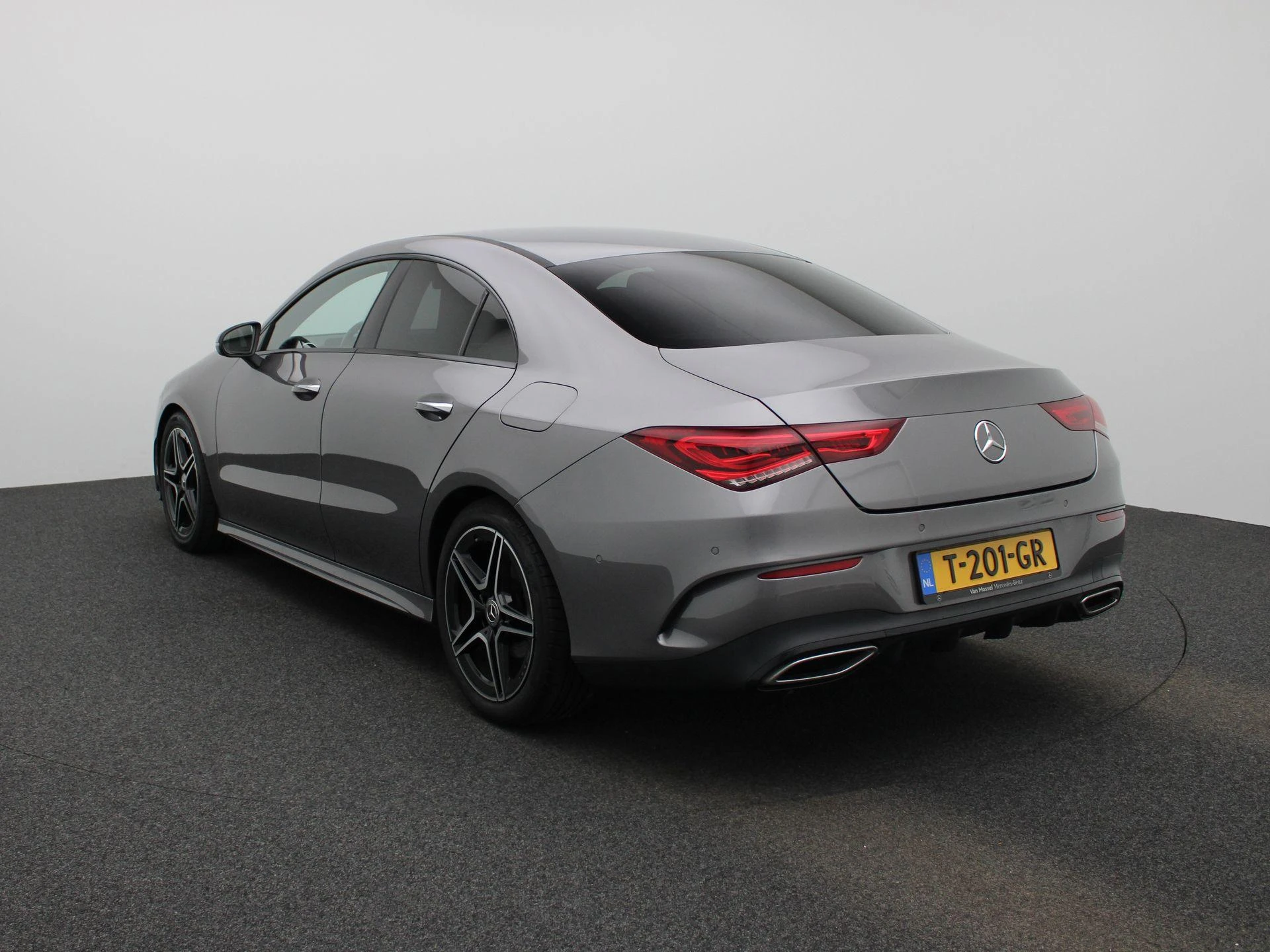 Mercedes-Benz-CLA-image-1