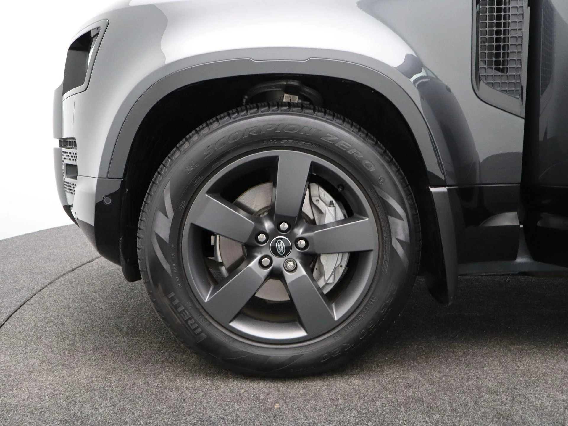 Land Rover-Defender-image-16