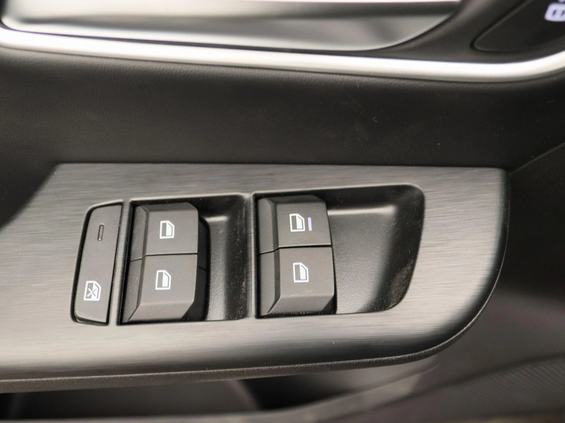 MG-ZS-image-19