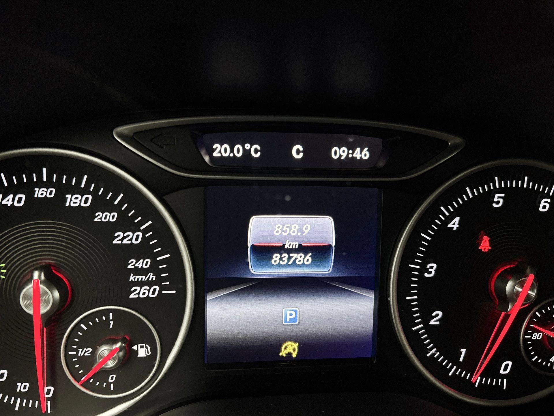 Mercedes-Benz-B-Klasse-image-10