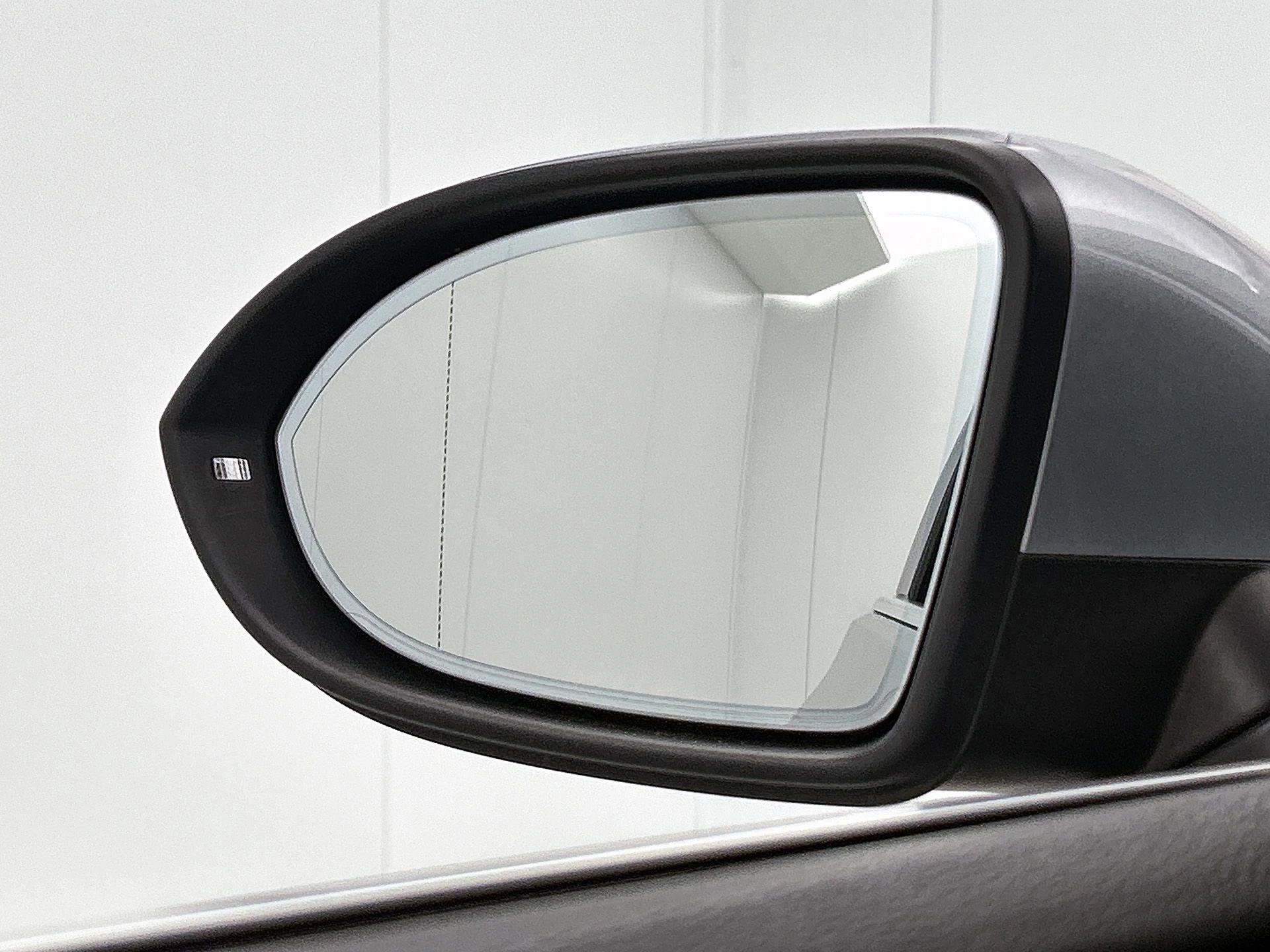 Volkswagen-Passat-image-16