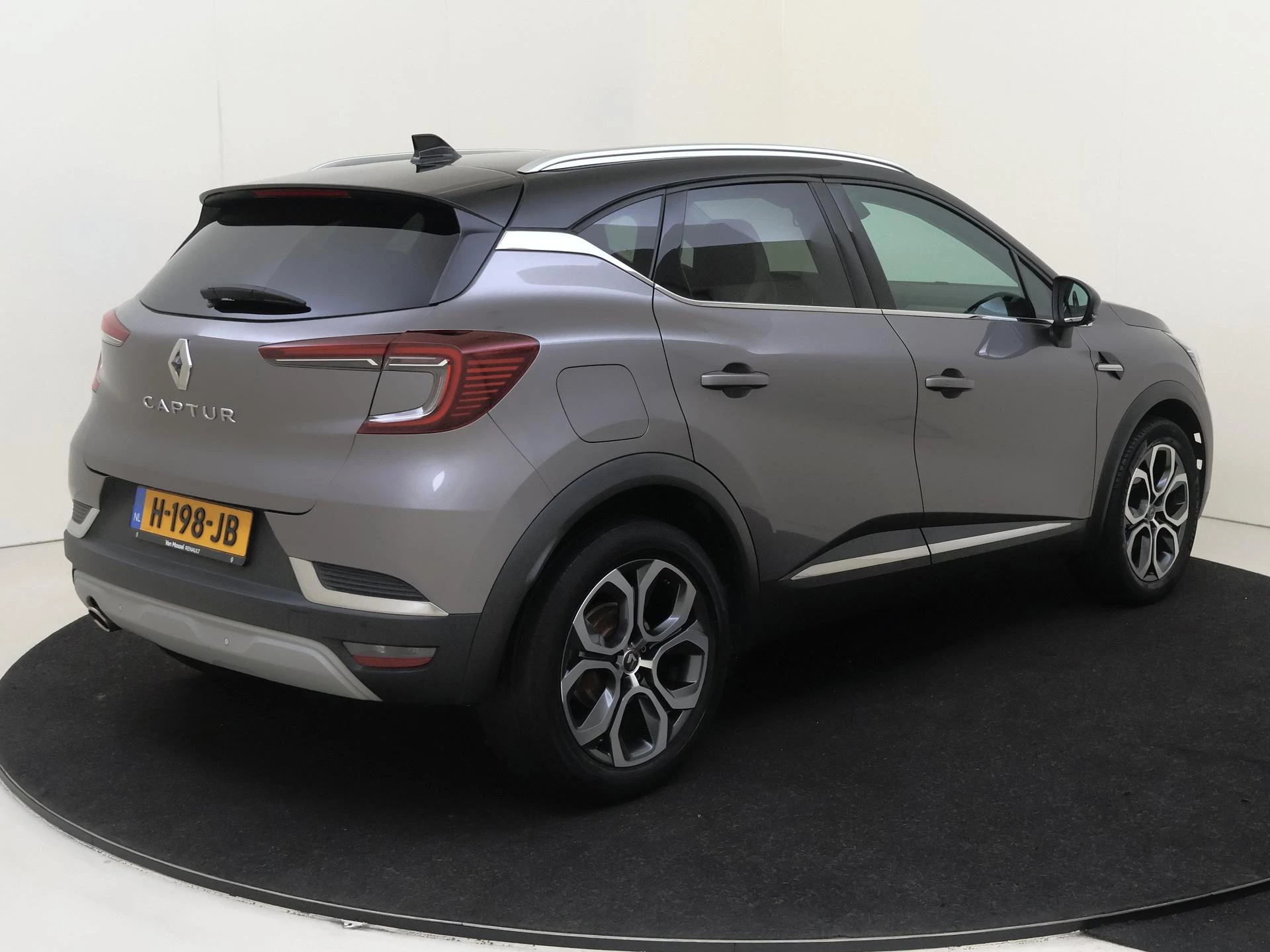 Renault-Captur-image-3