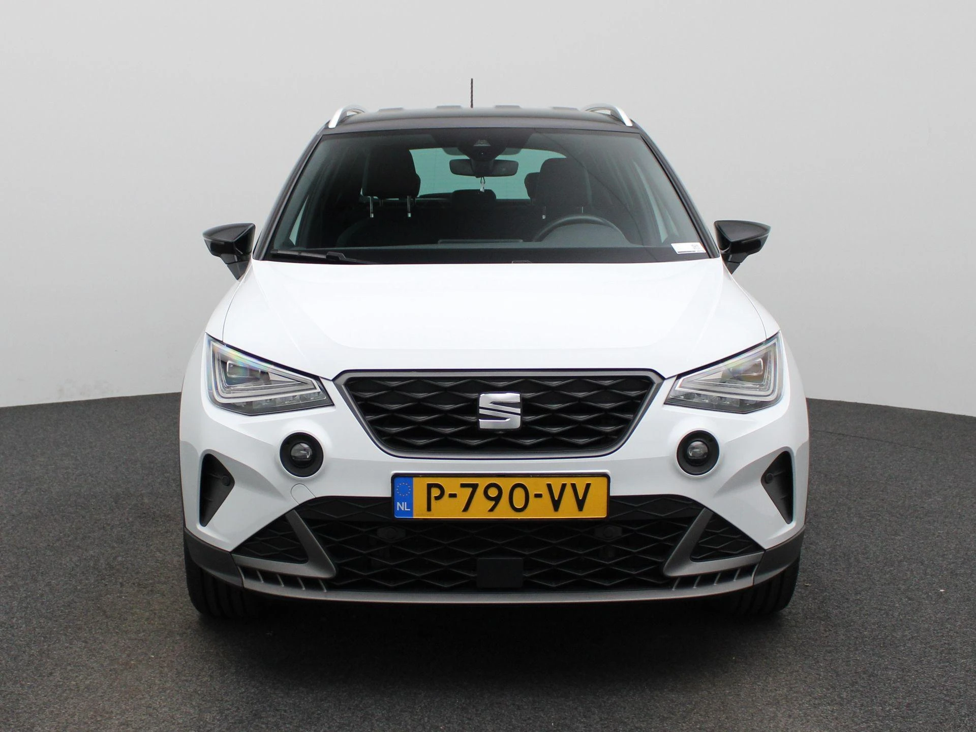 SEAT-Arona-image-2