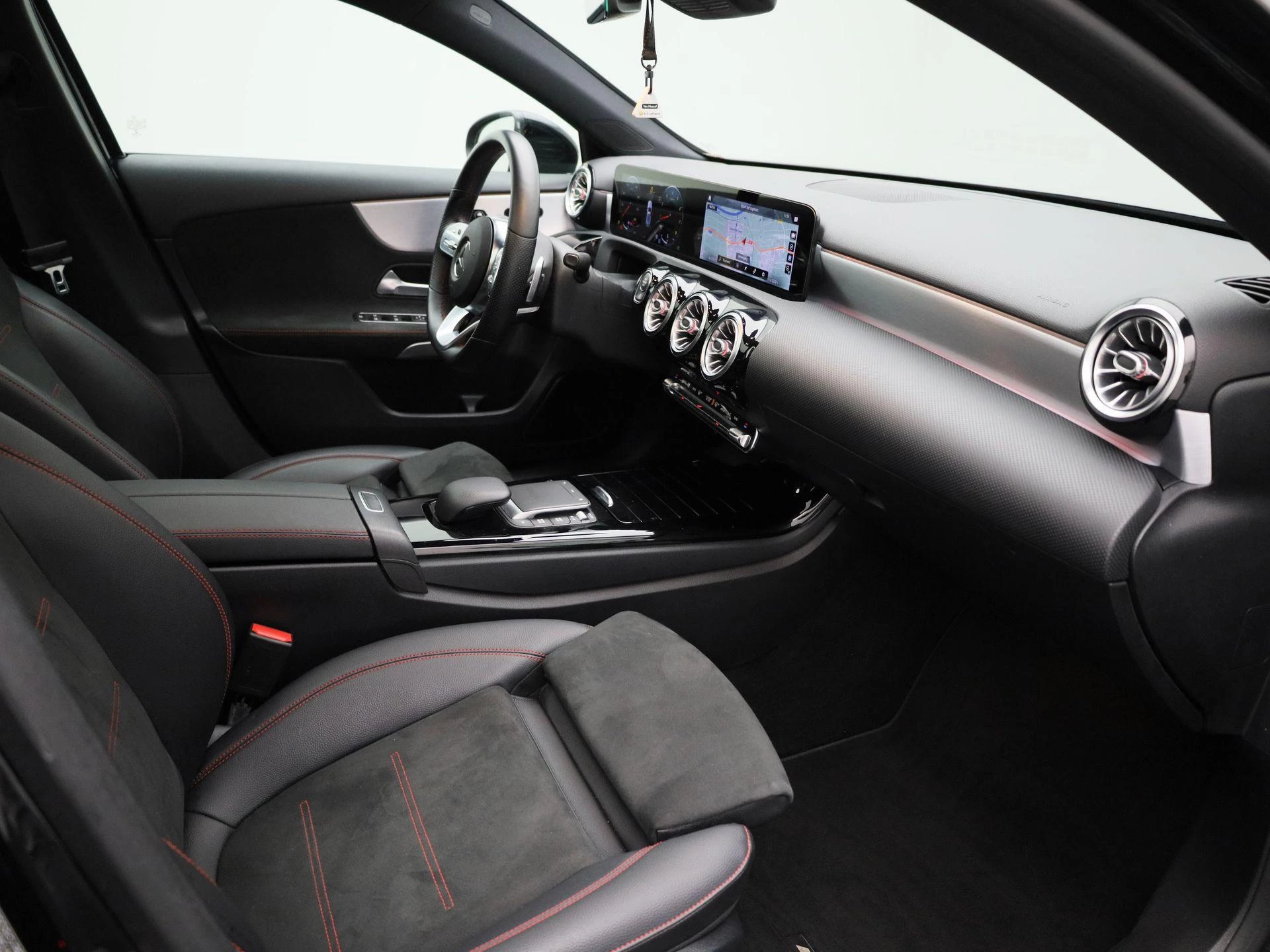 Mercedes-Benz A-Klasse 180 Aut. AMG Business Solution