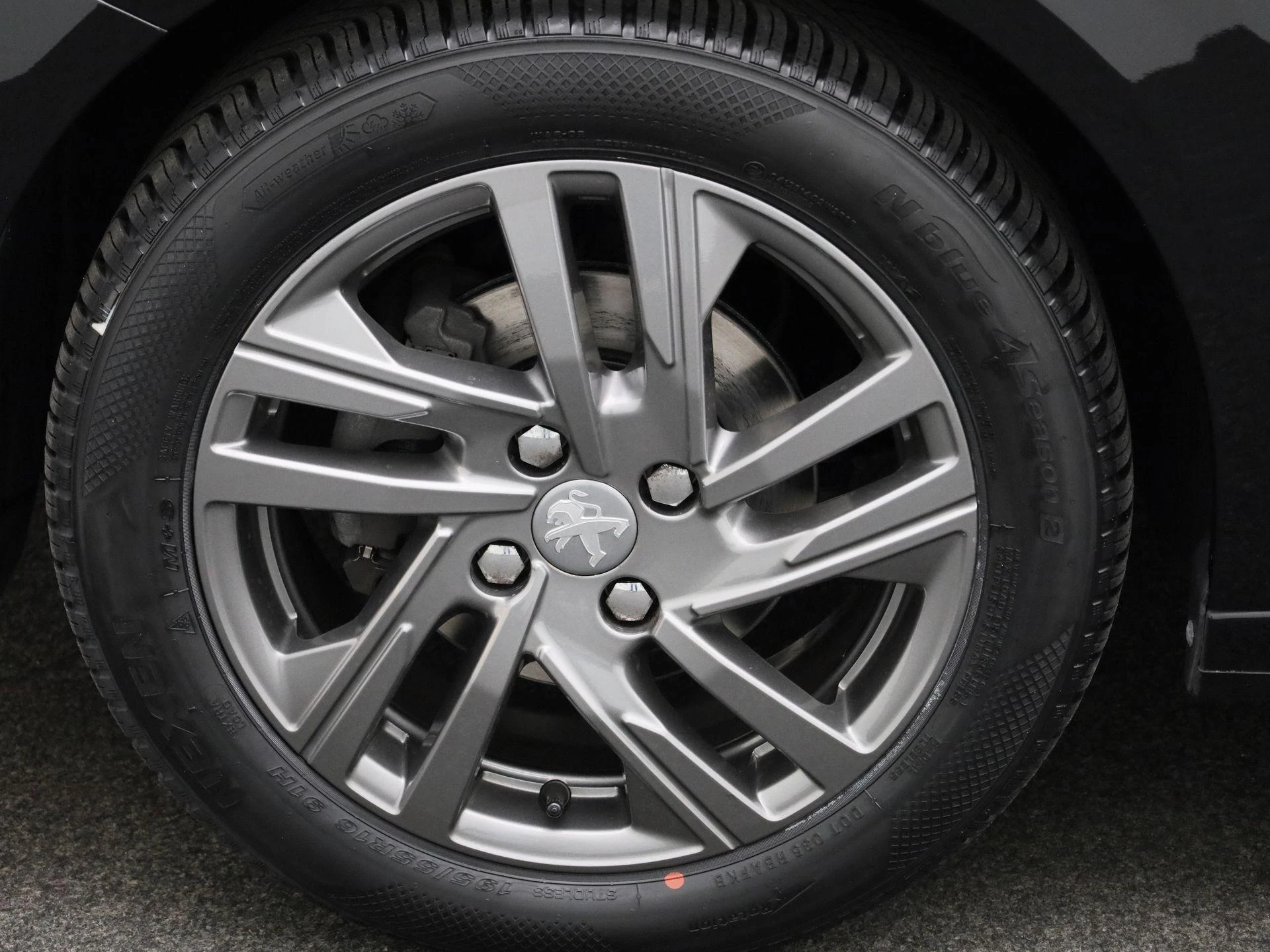 Peugeot-208-image-11