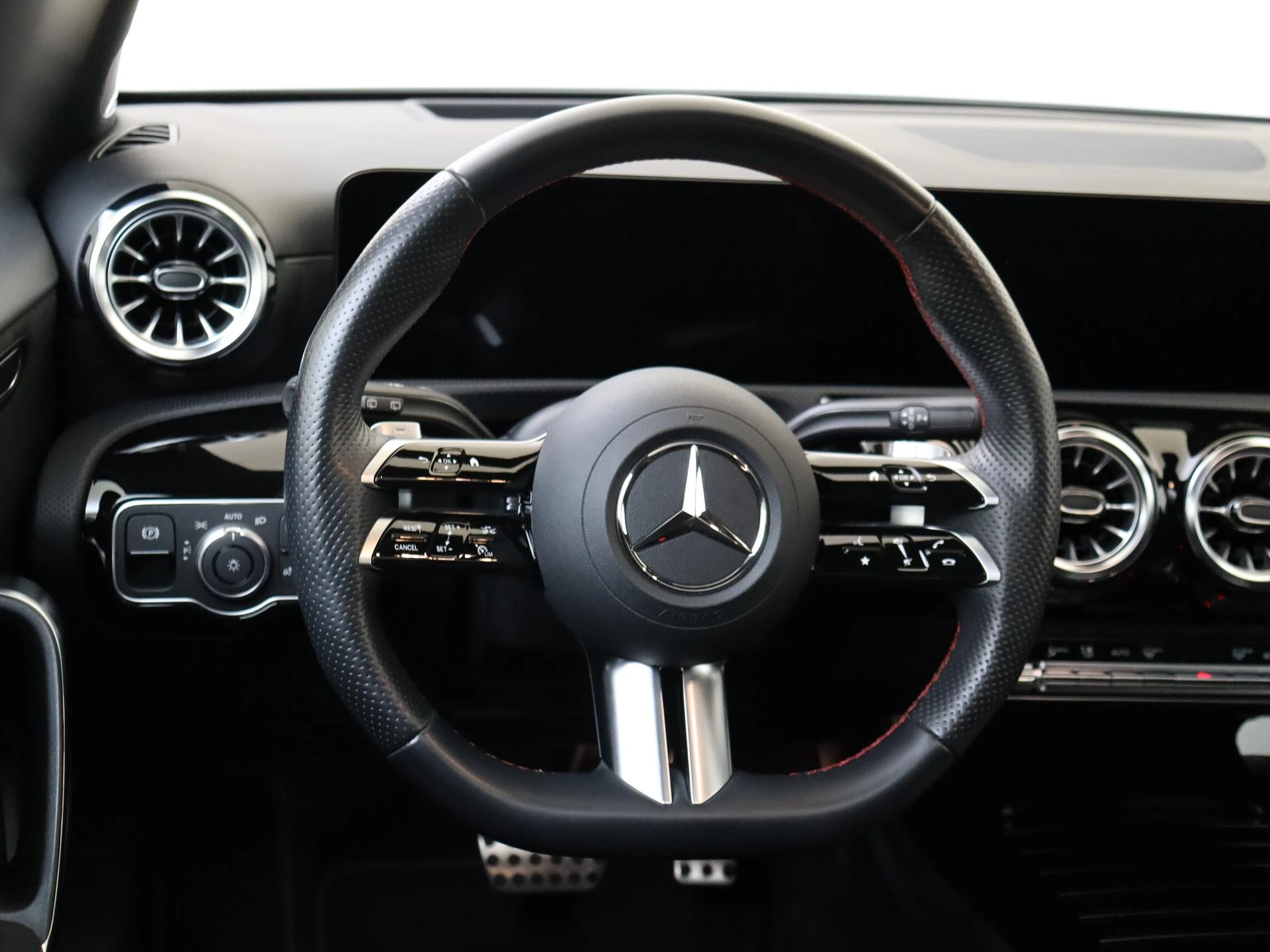 Mercedes-Benz-A-Klasse-image-9