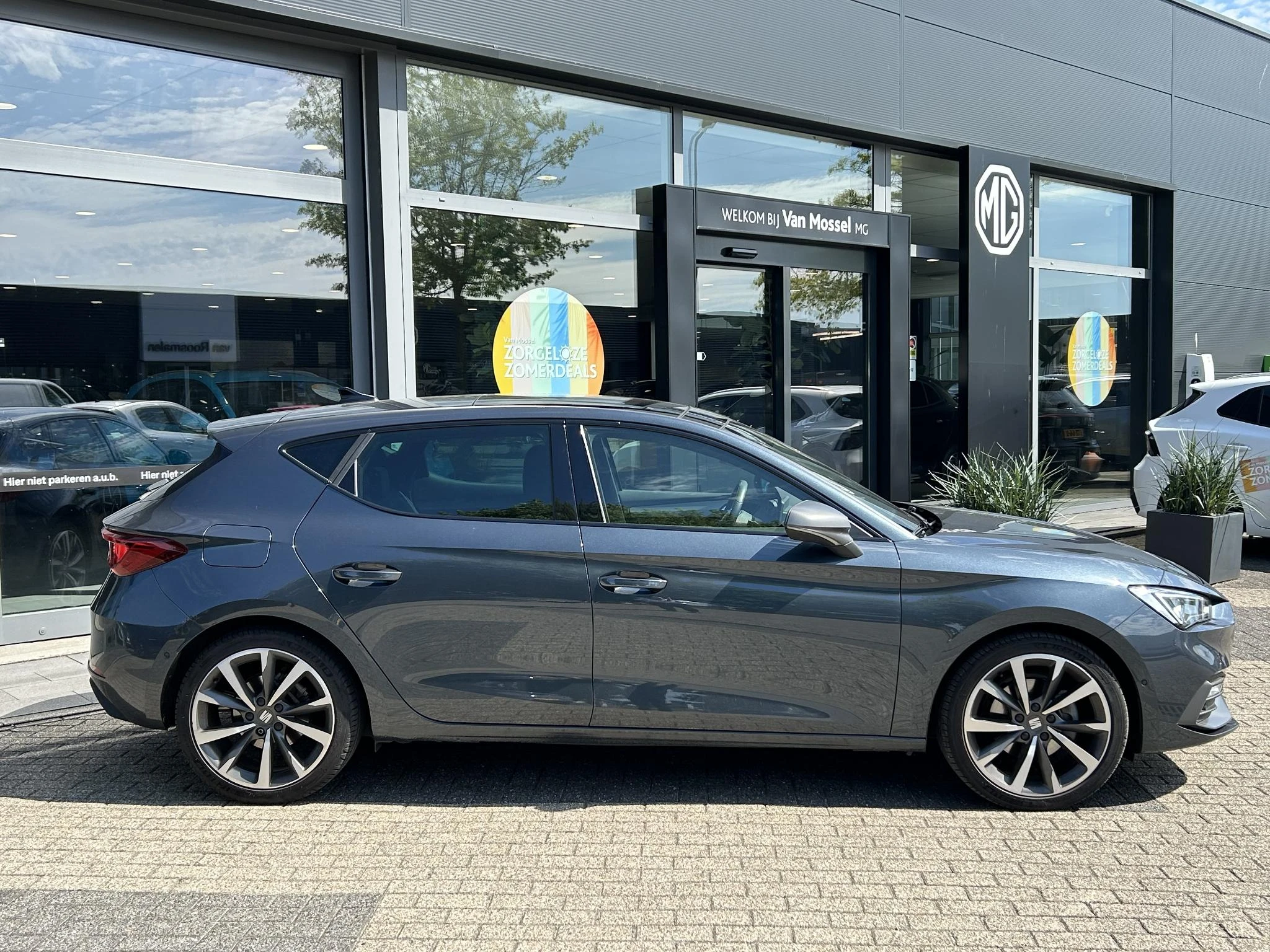 SEAT Leon 1.5 TSI FR Launch Edition