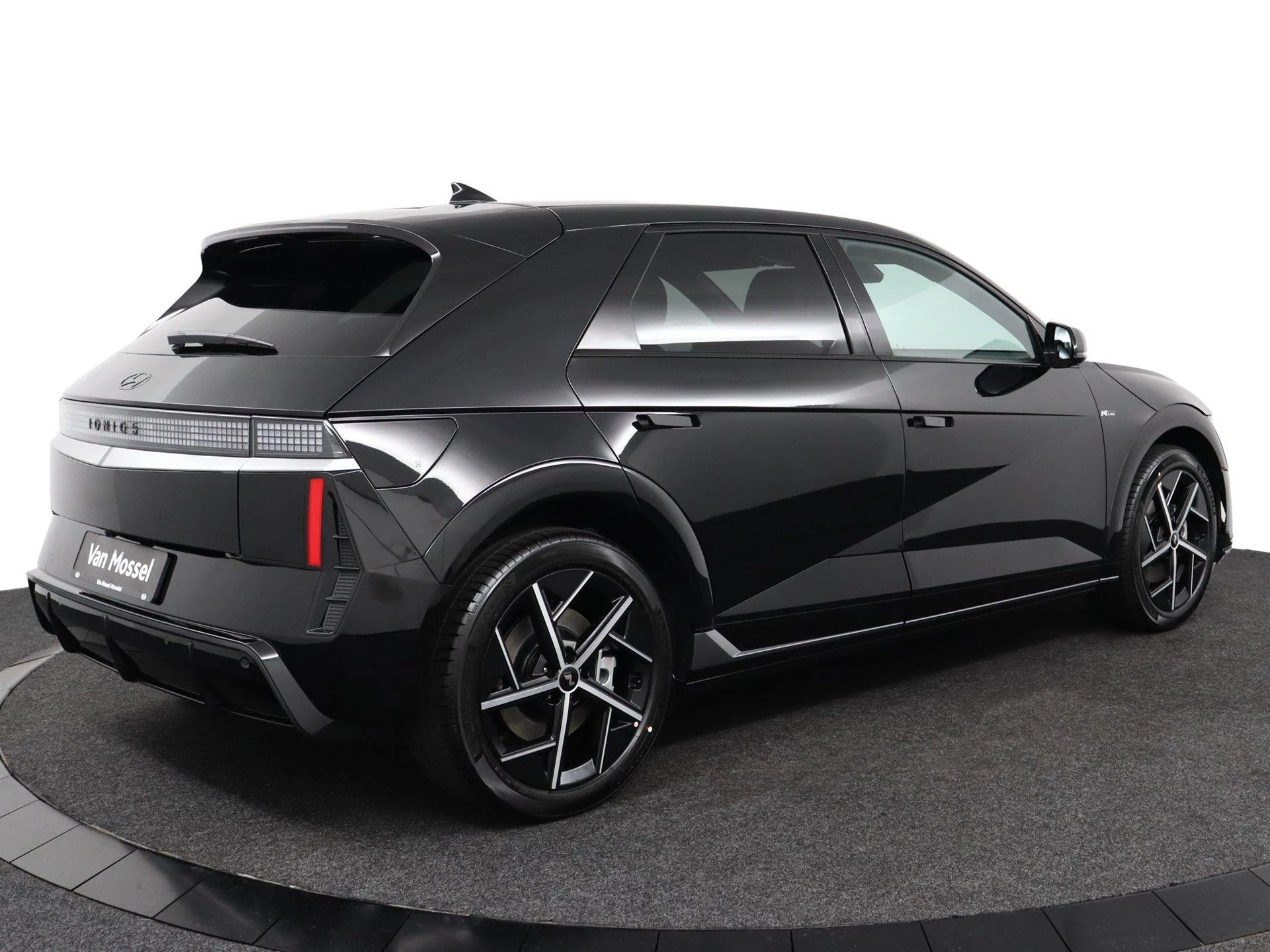 Hyundai-IONIQ 5-image-6