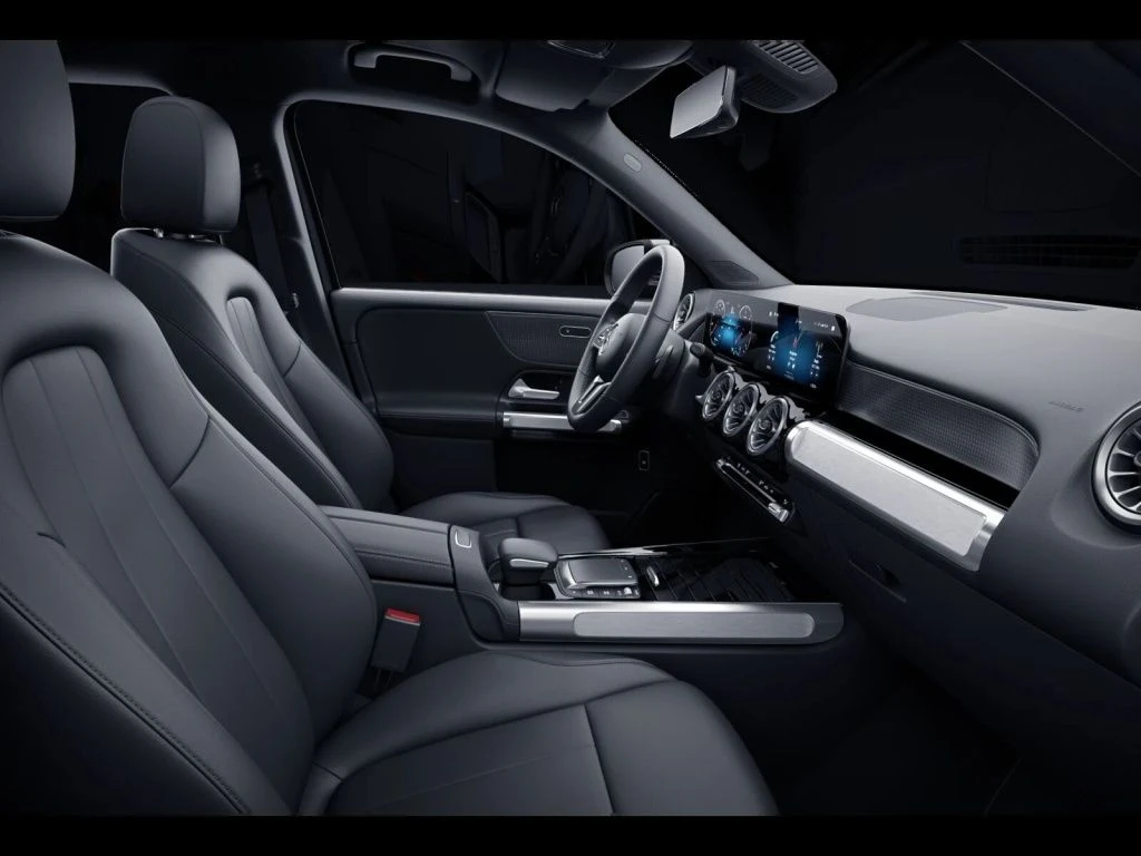 Mercedes-Benz-GLB 200 d-image-10