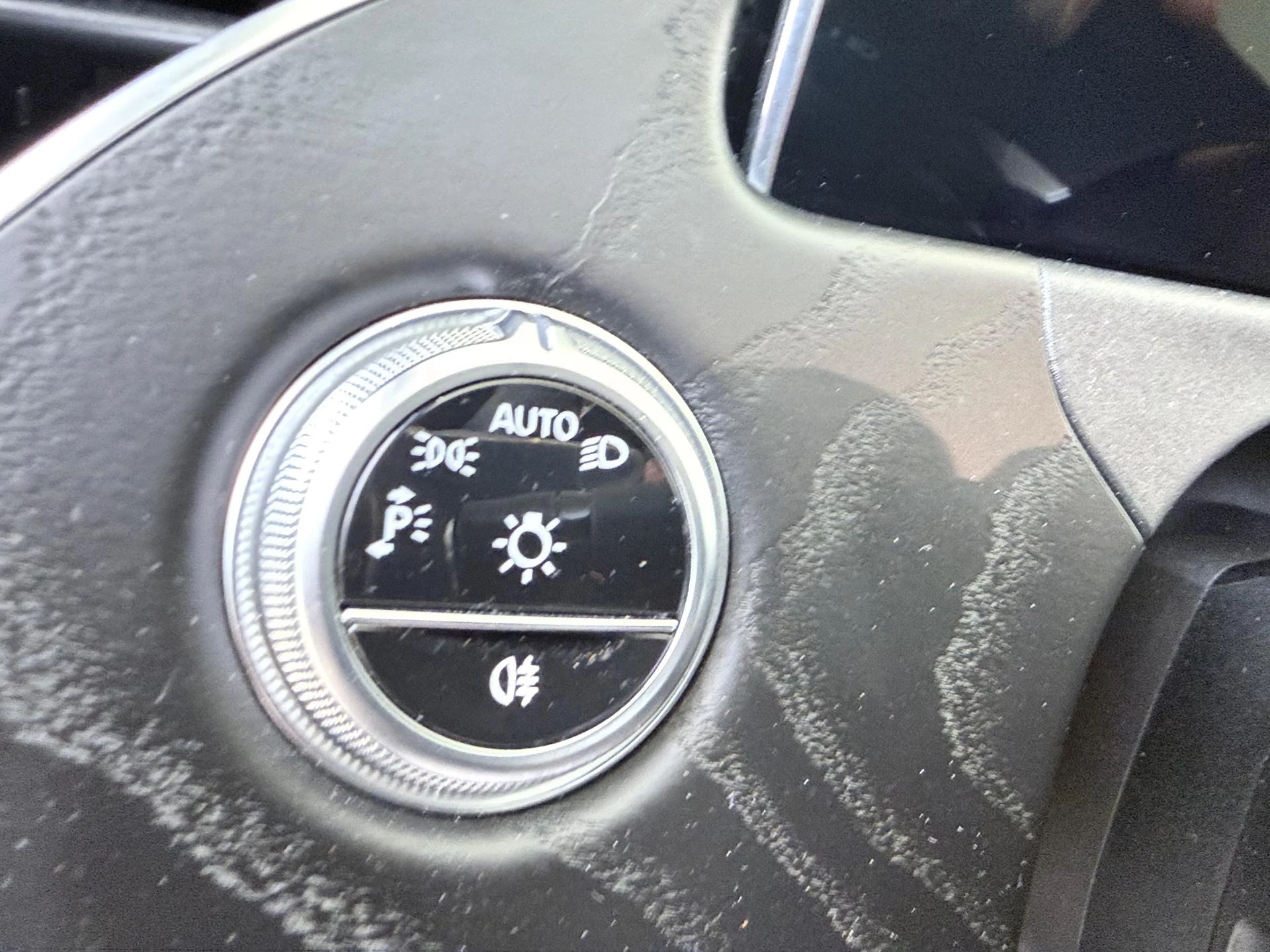 Mercedes-Benz-E-Klasse-image-22