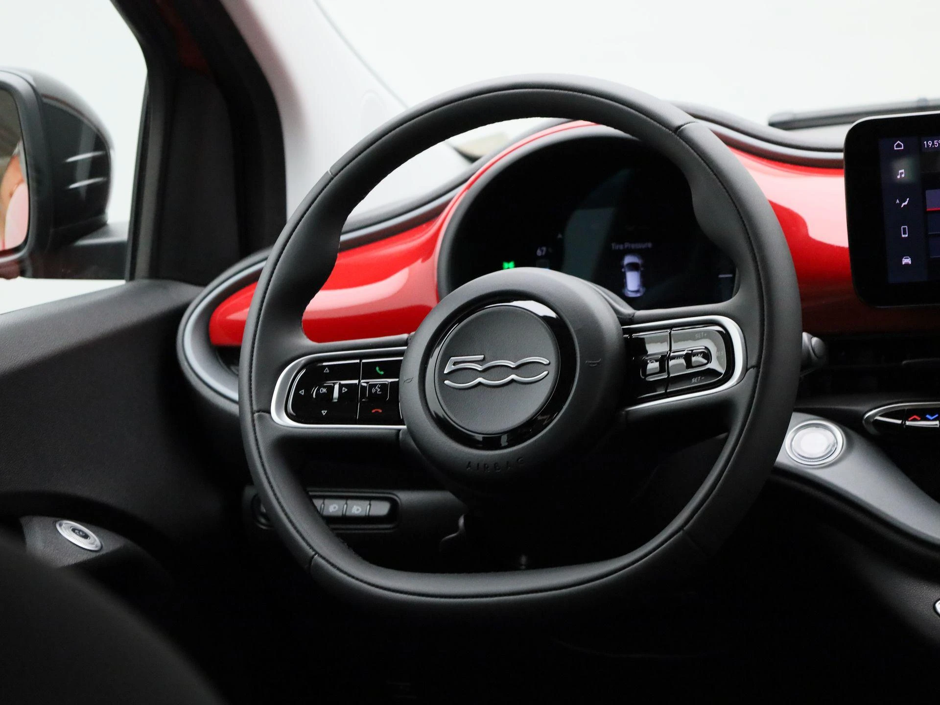 Fiat-500e-image-35