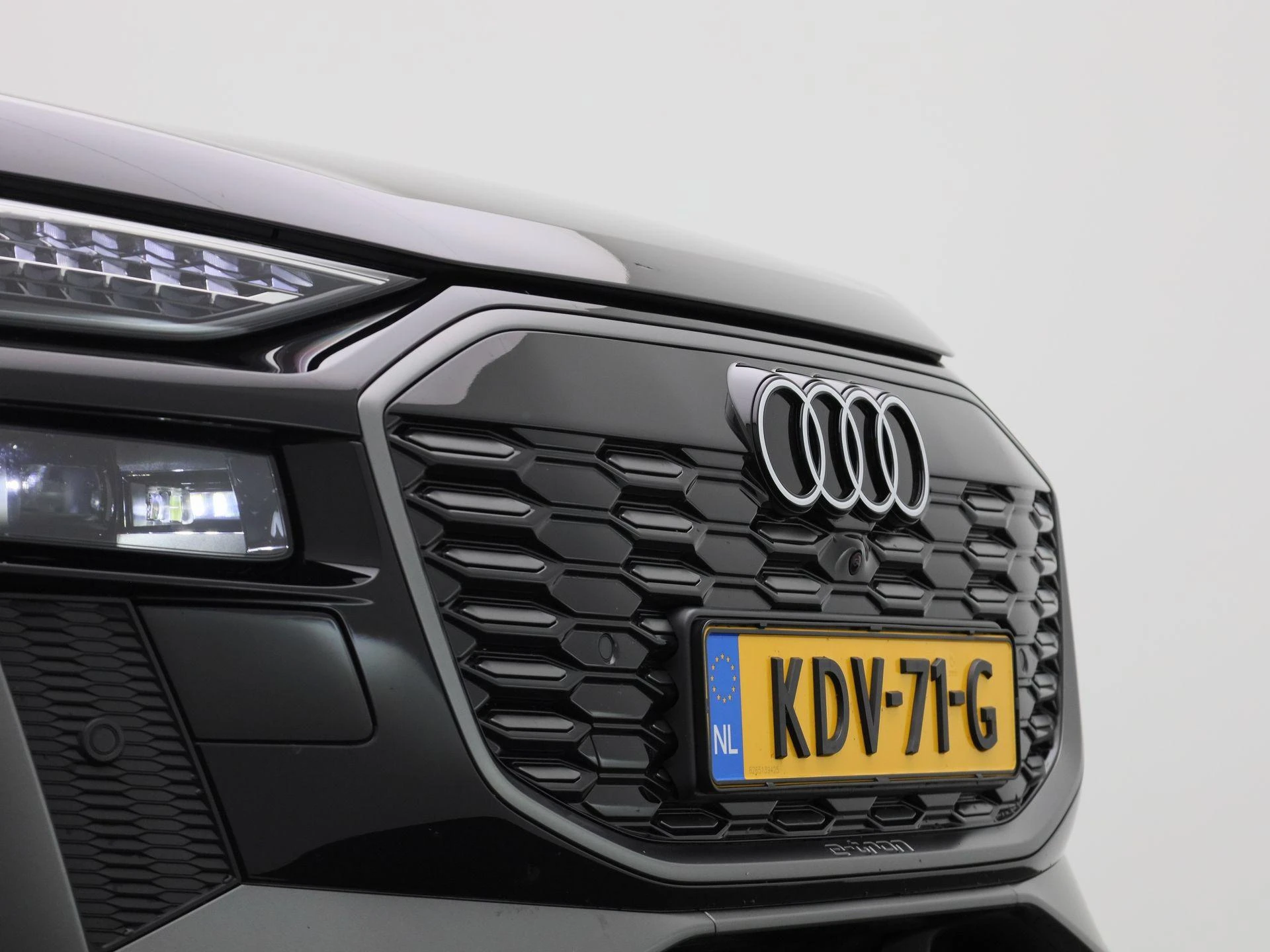 Audi-Q6 e-tron-image-53