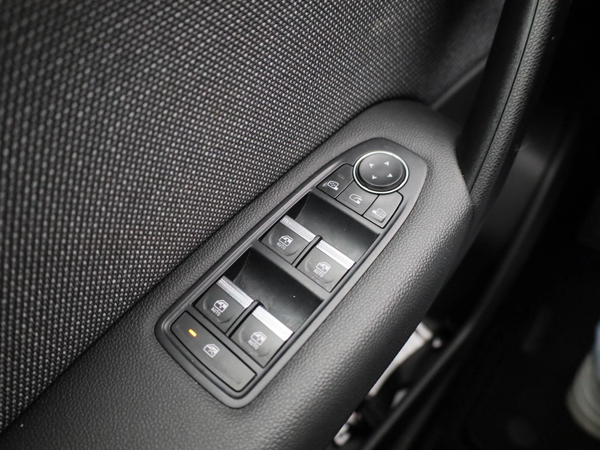 Renault-Captur-image-22
