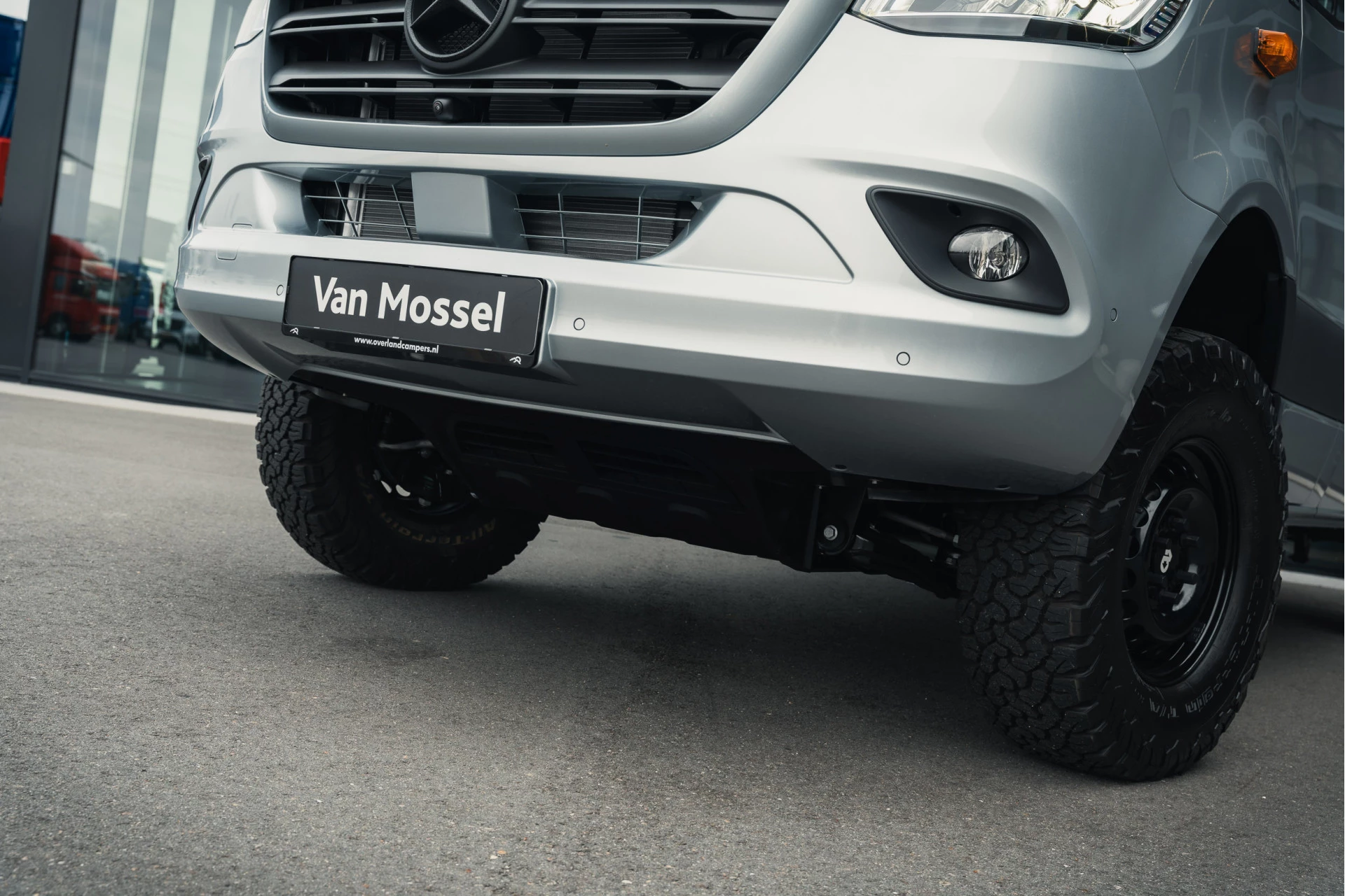 Mercedes-Benz-Sprinter-image-2