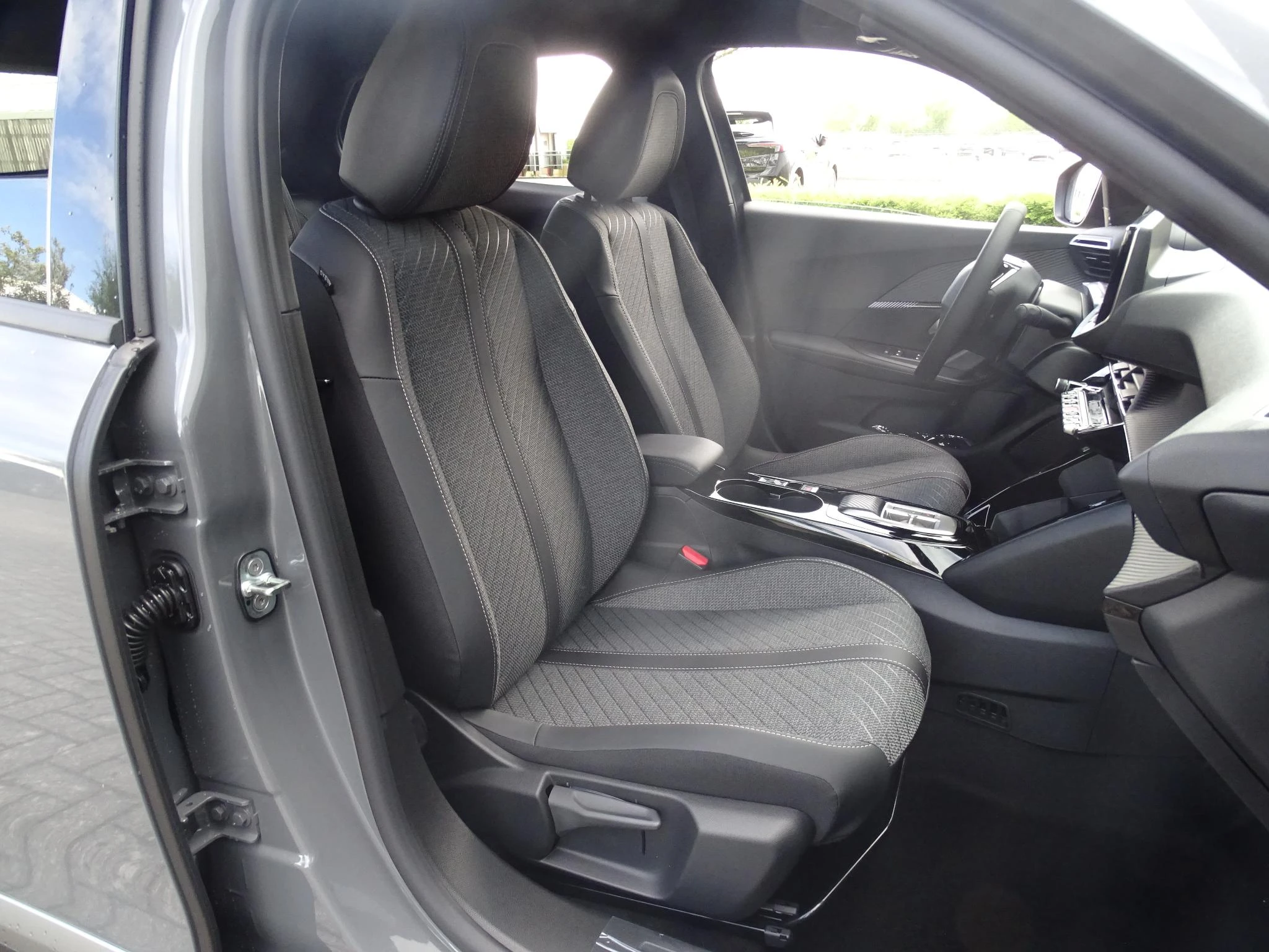 Peugeot-2008-image-10