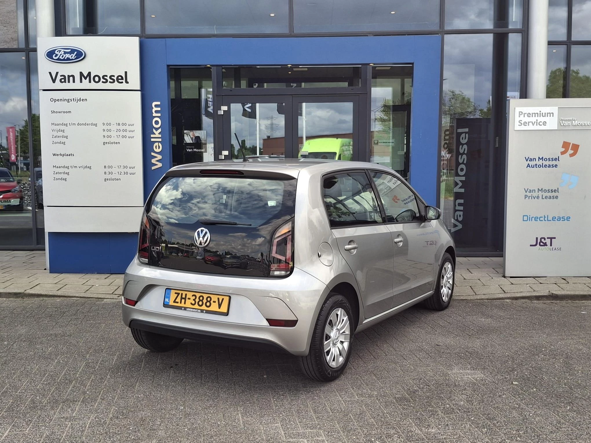 Volkswagen-up!-image-5