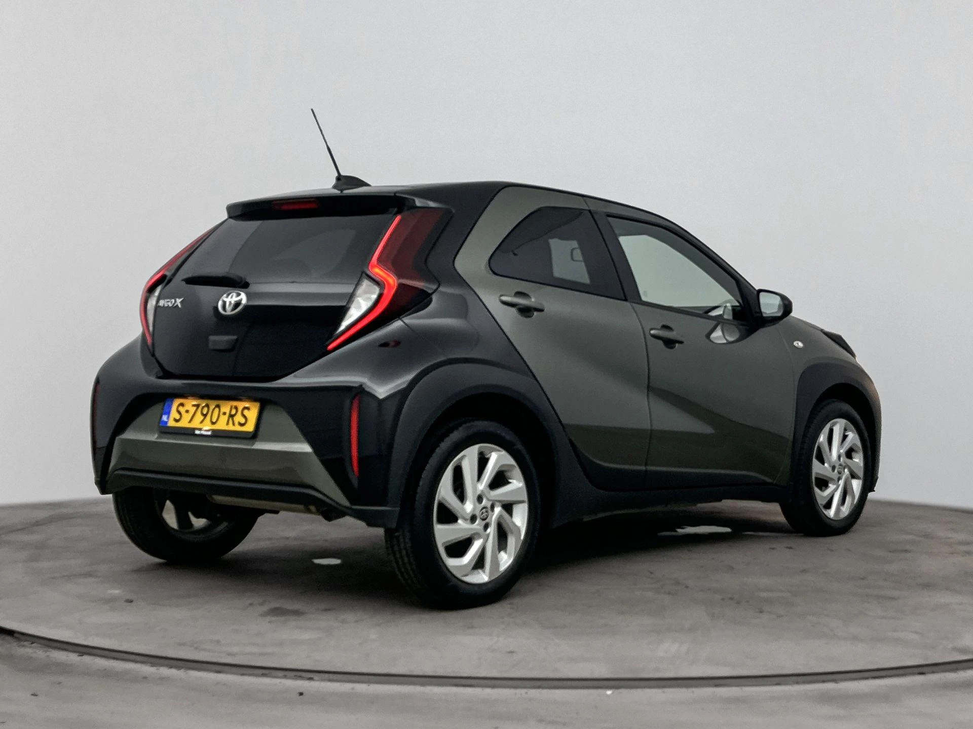 Toyota Aygo X 1.0 VVT-i S-CVT Envy 72PK