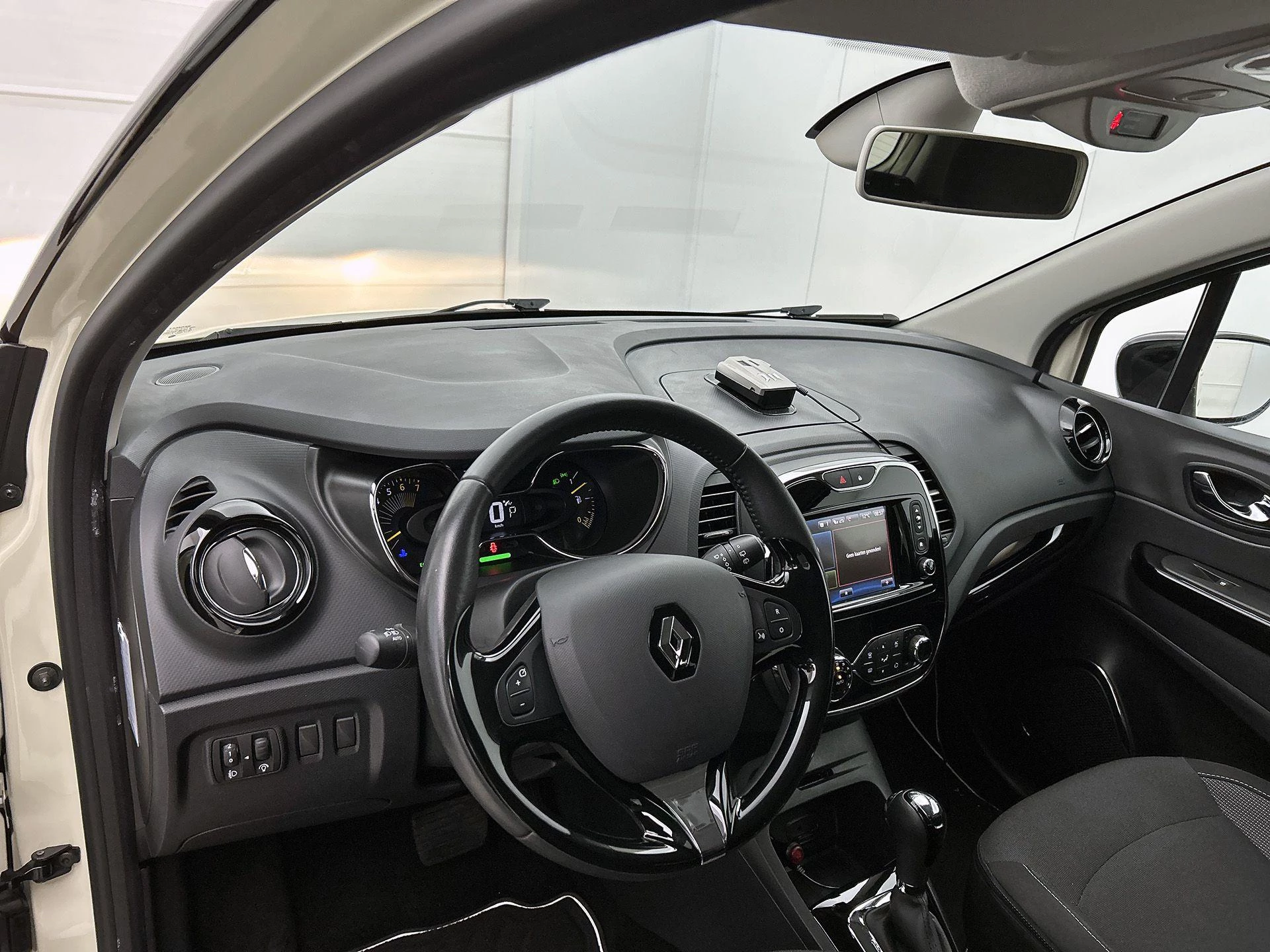 Renault-Captur-image-16