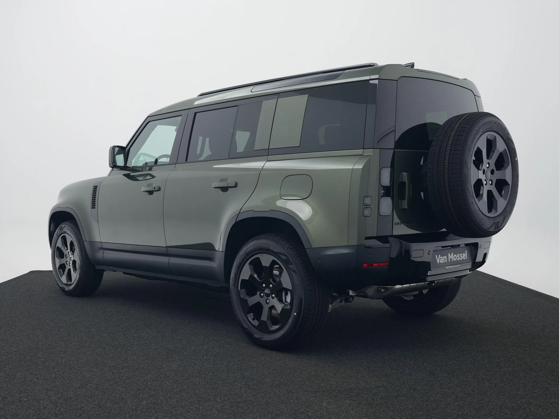 Land Rover-Defender-image-2