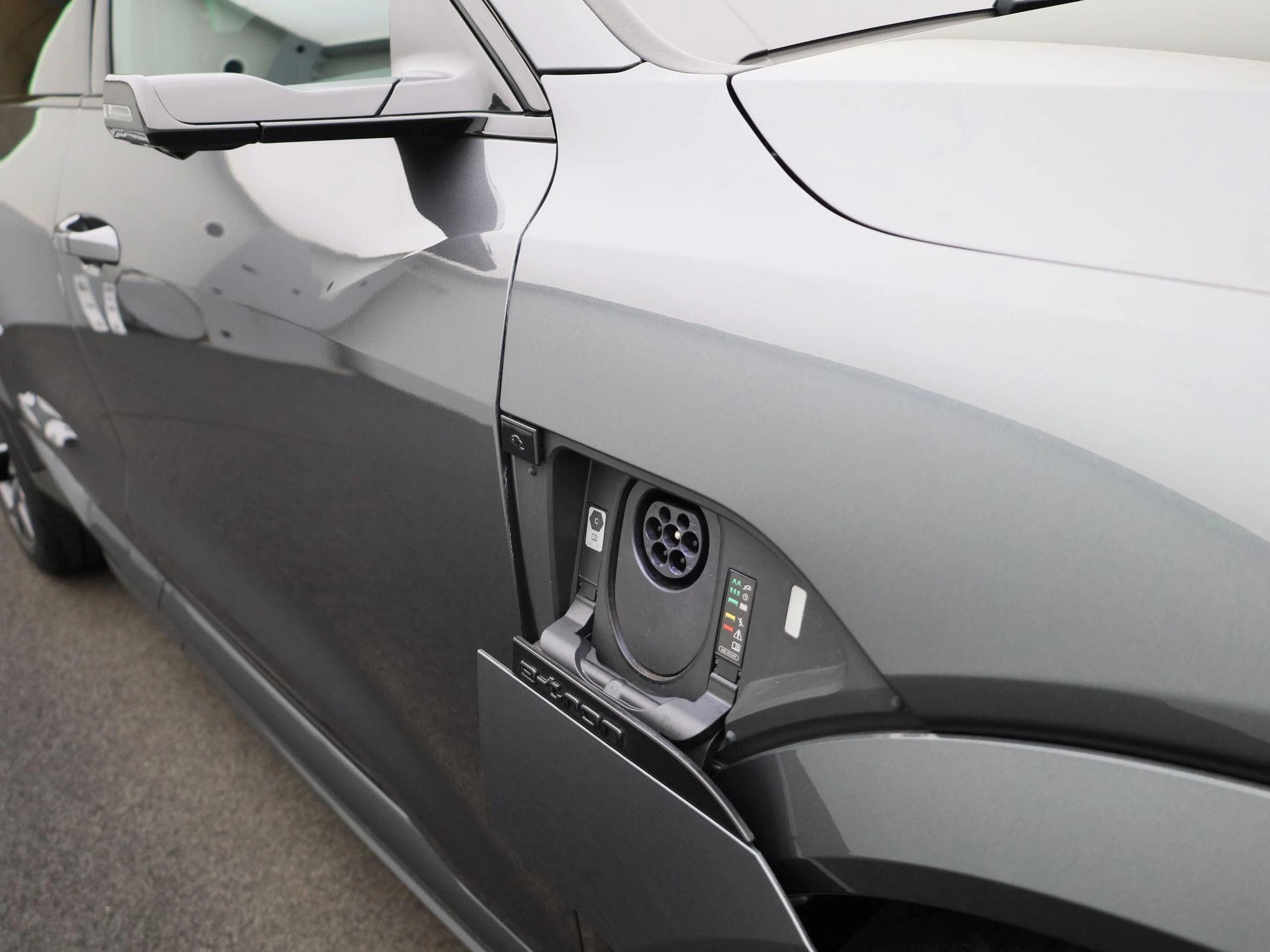 Audi-Q8 Sportback e-tron-image-52